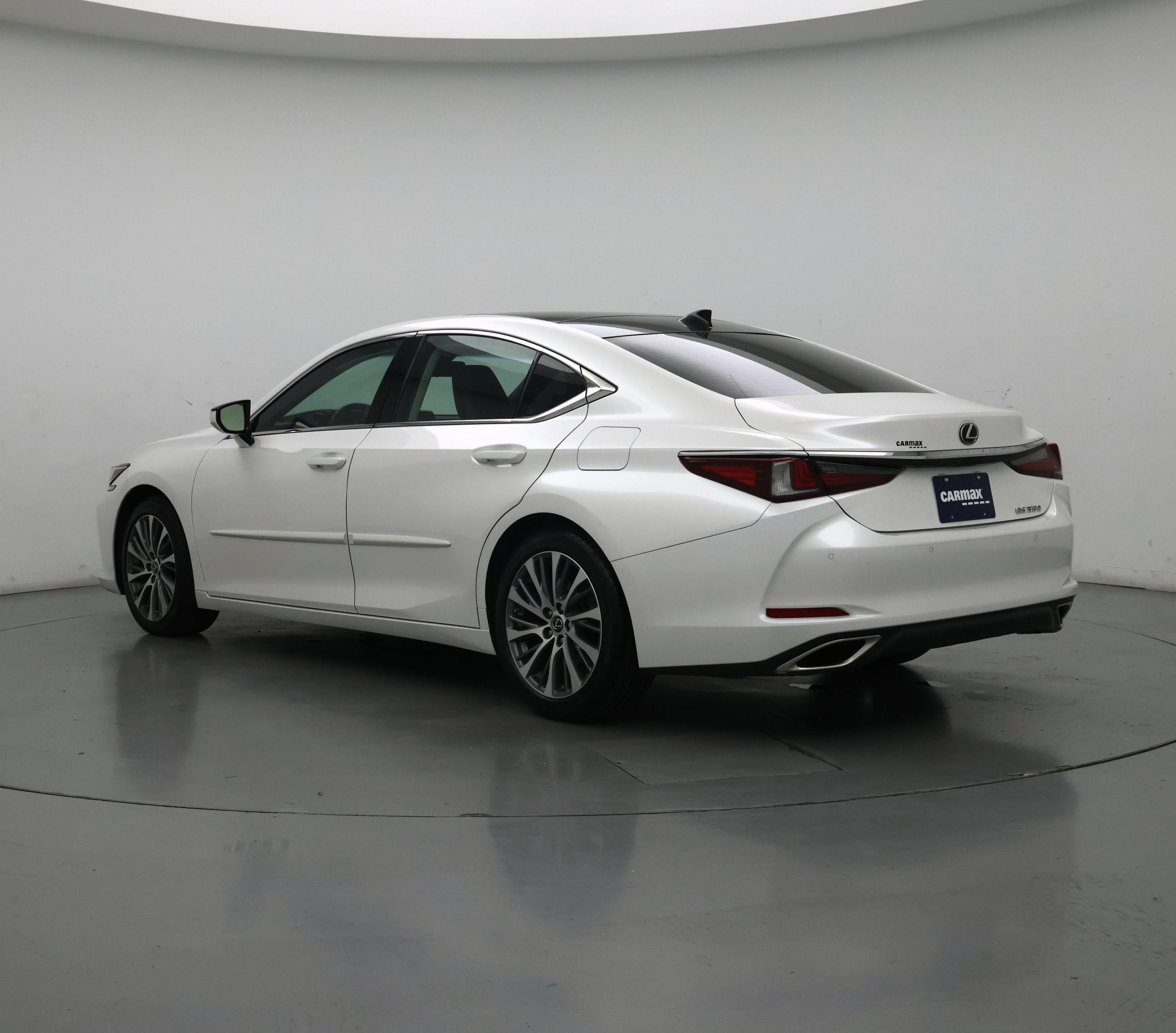 Thumbnail: 2021 Lexus ES - 2