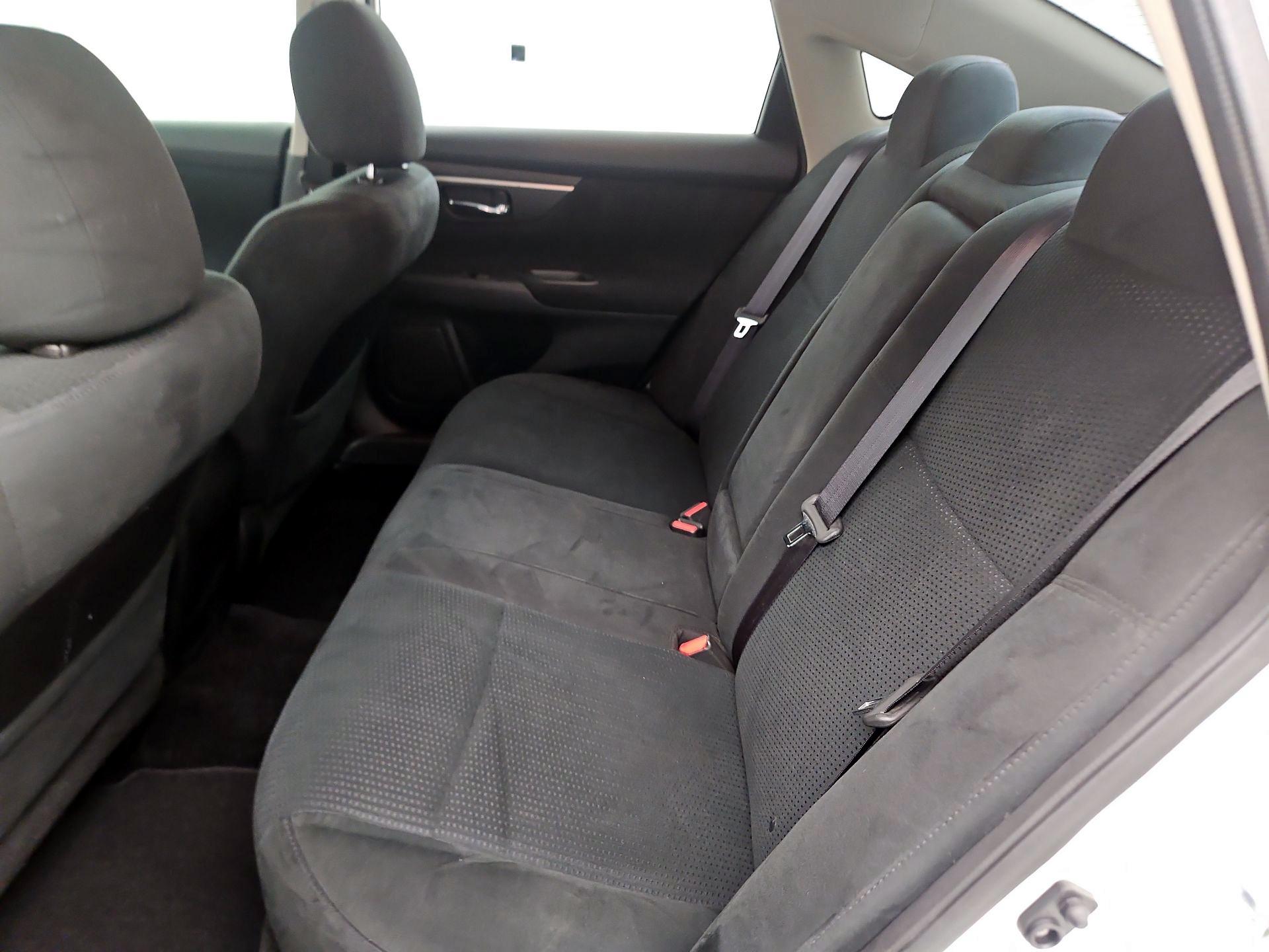 Thumbnail: 2015 Nissan Altima - 16