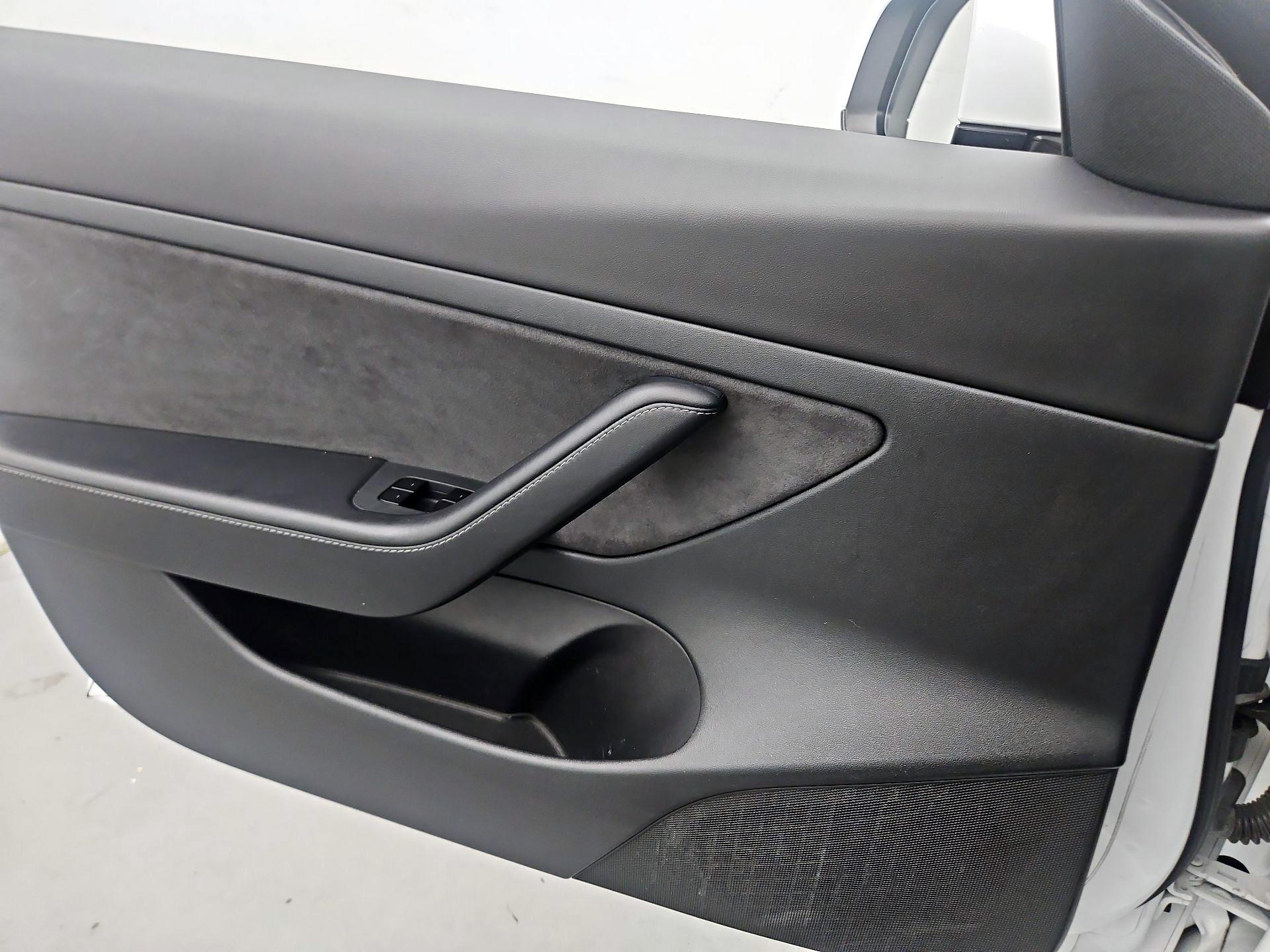 Thumbnail: 2021 Tesla Model 3 - 12