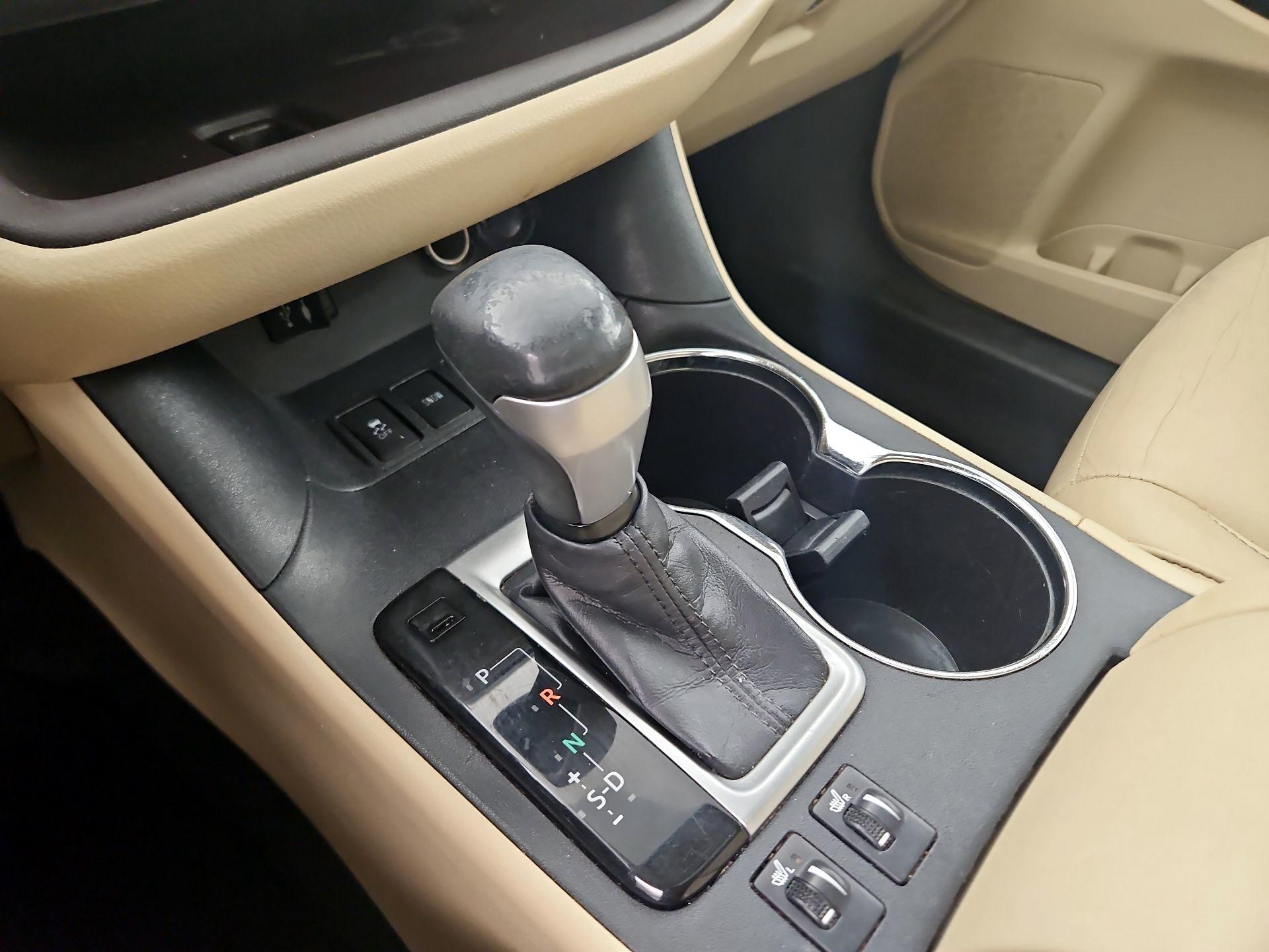 Thumbnail: 2015 Toyota Highlander - 17