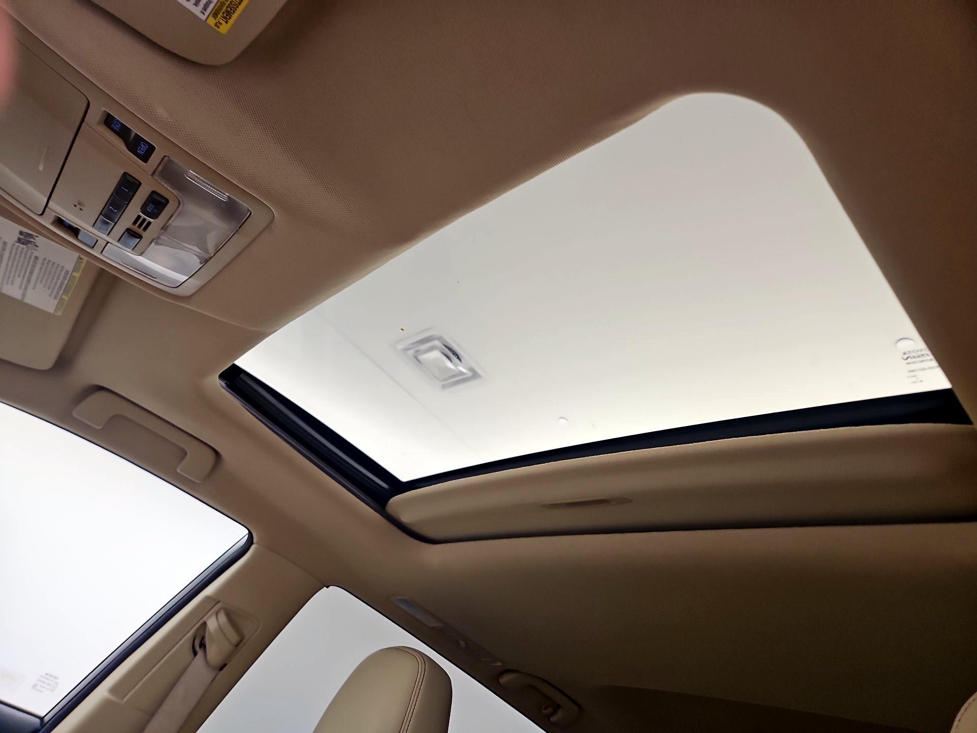 Thumbnail: 2015 Toyota Highlander - 18