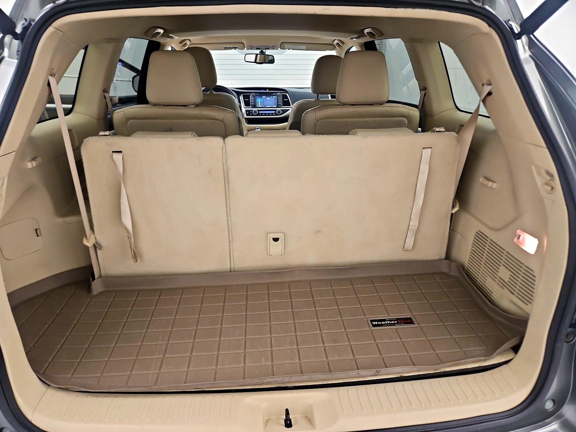 Thumbnail: 2015 Toyota Highlander - 20