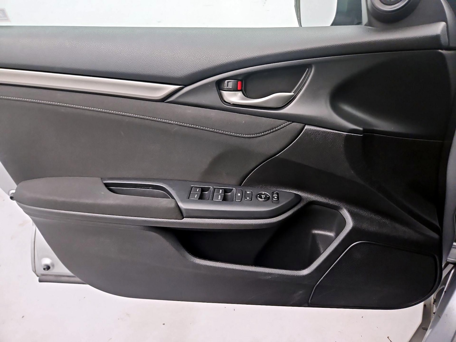 2018 Honda Civic Hatchback EX - Photo 11
