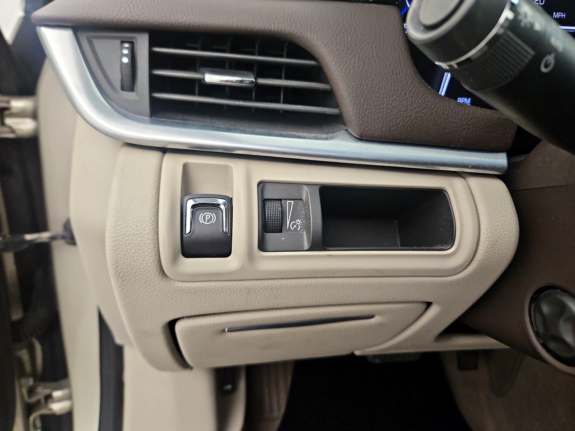 Thumbnail: 2015 Cadillac XTS - 11