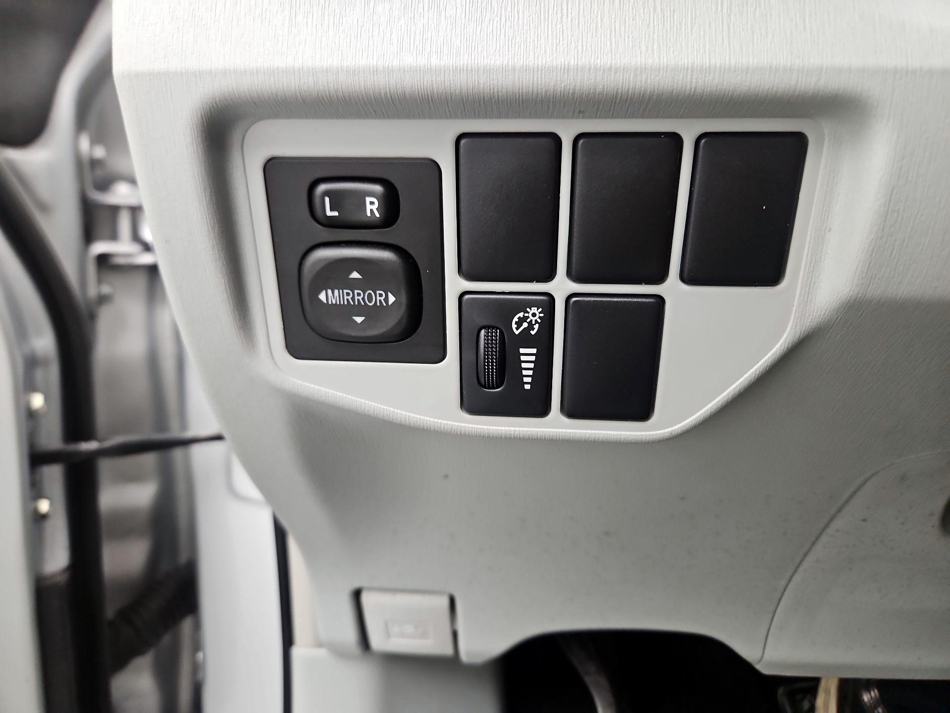 Thumbnail: 2015 Toyota Prius - 11