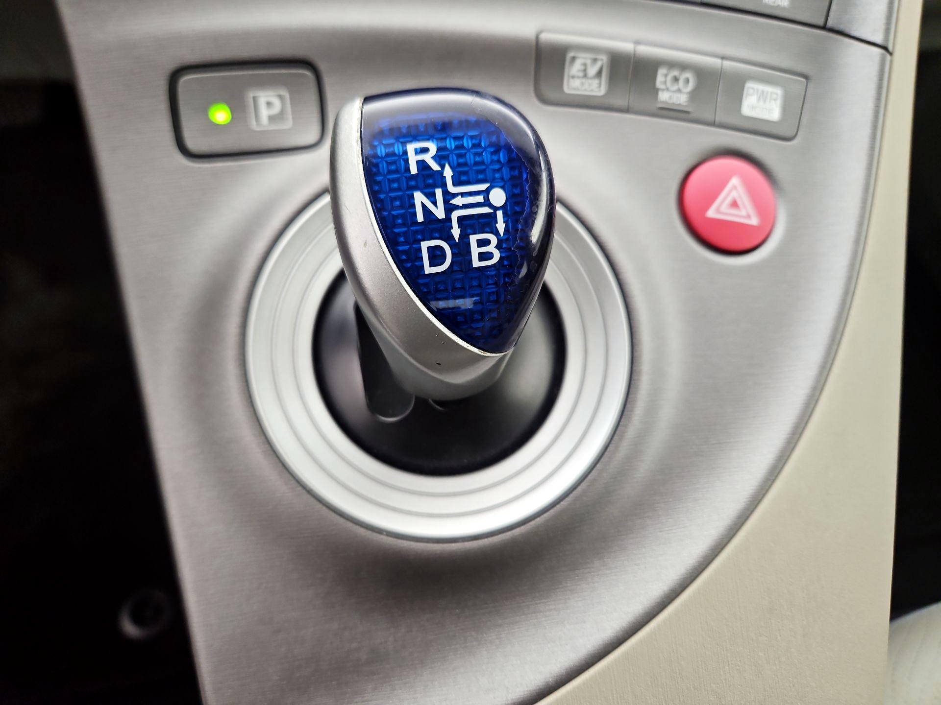 Thumbnail: 2015 Toyota Prius - 15