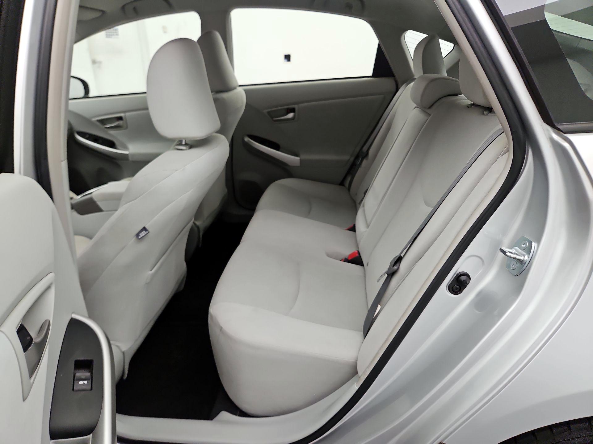 Thumbnail: 2015 Toyota Prius - 16