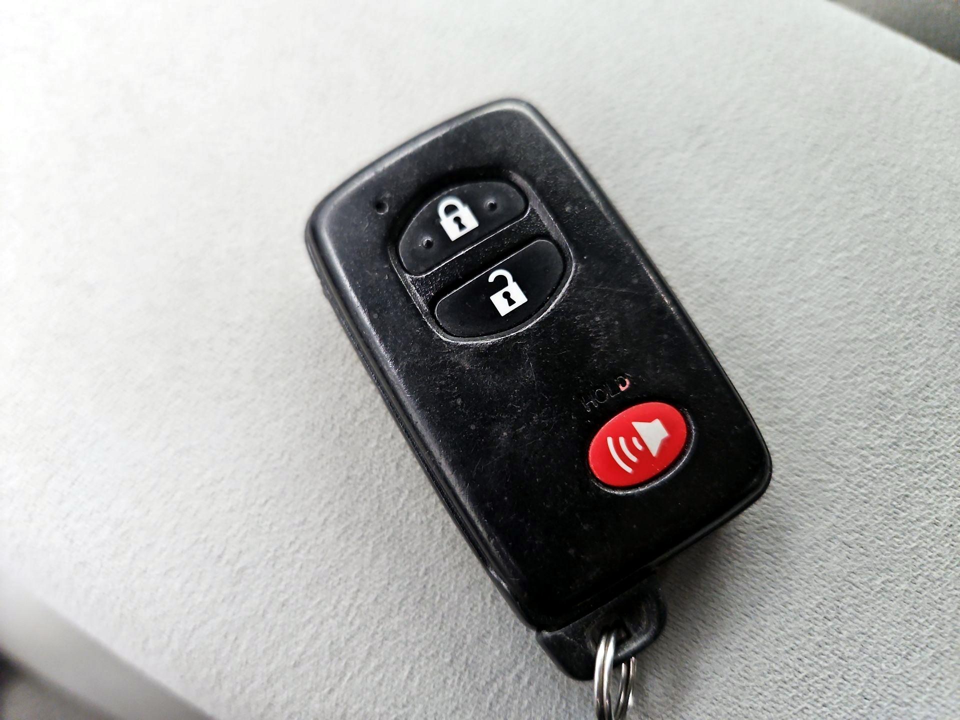 Thumbnail: 2015 Toyota Prius - 19