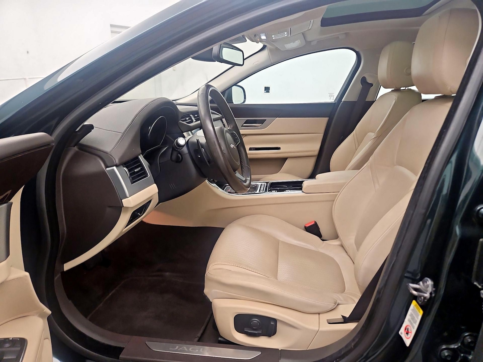 2017 Jaguar XF Prestige - Photo 10