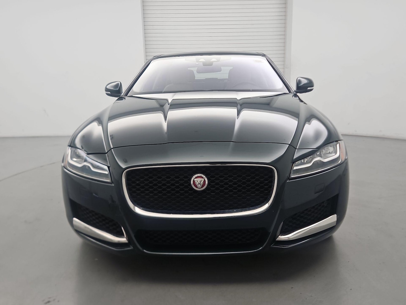 2017 Jaguar XF Prestige - Photo 2