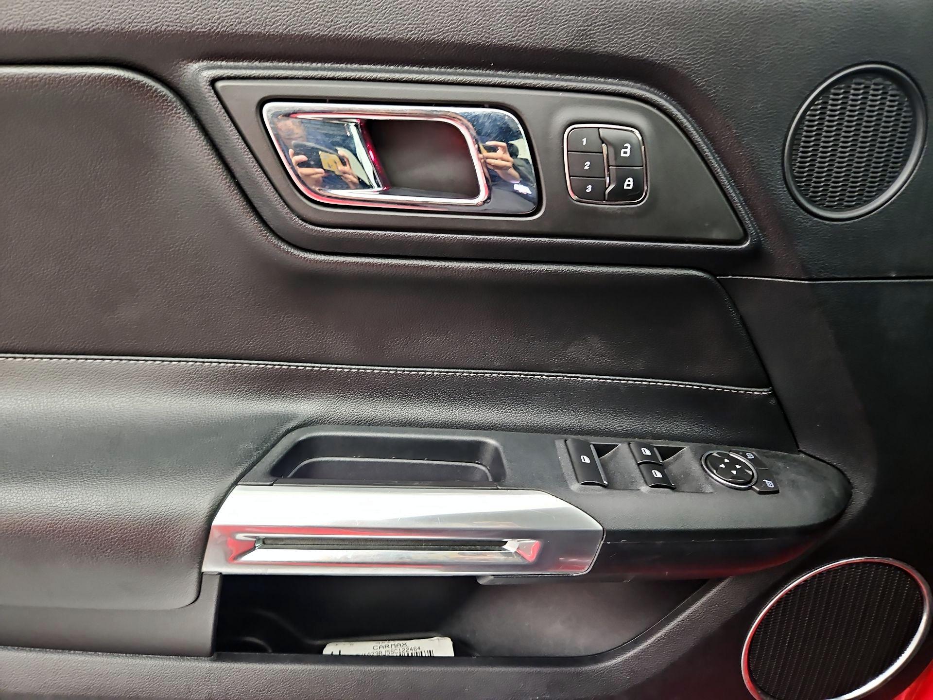 Thumbnail: 2015 Ford Mustang - 10