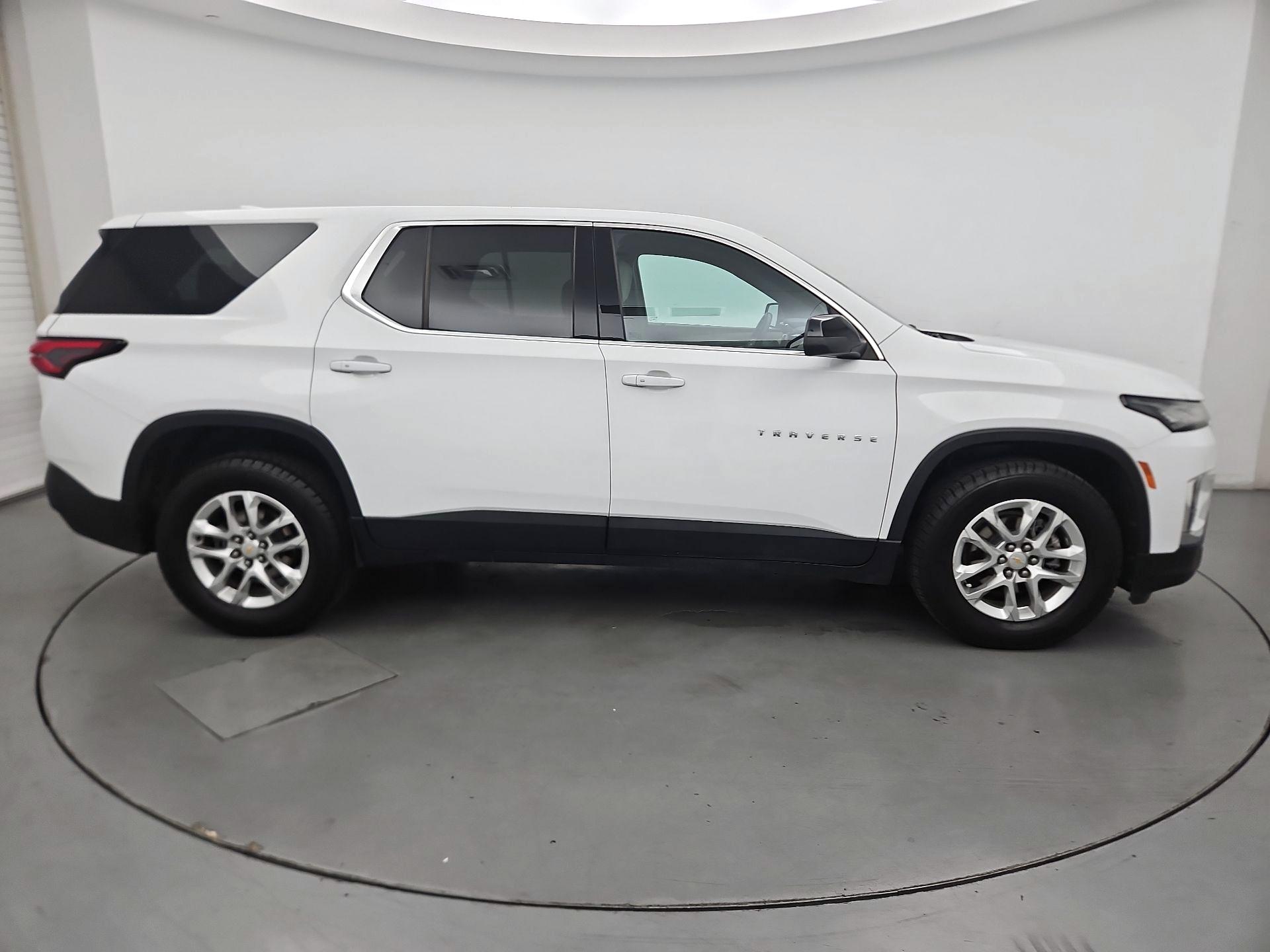 Thumbnail: 2022 Chevrolet Traverse - 4