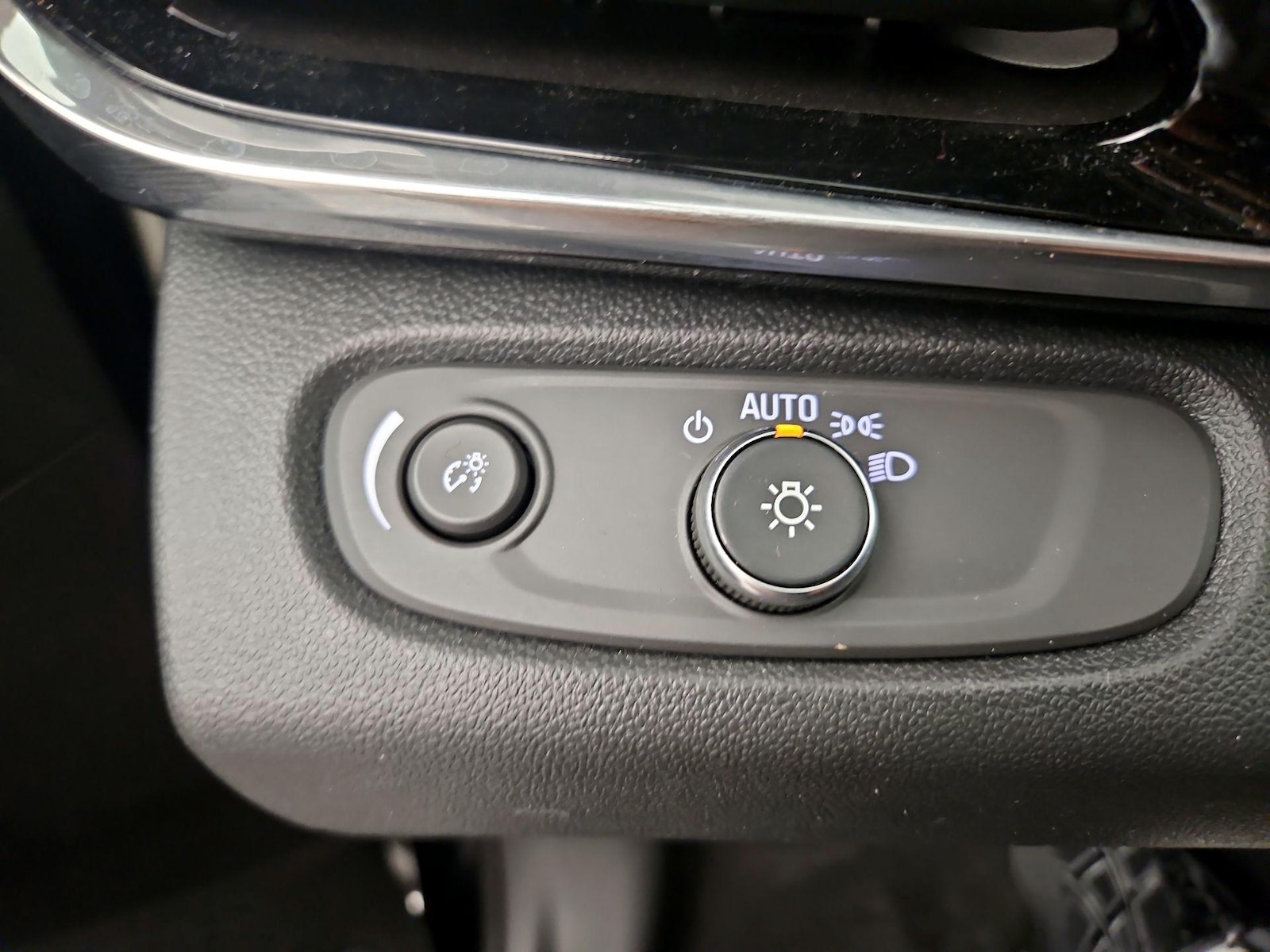 2025 Buick Envista Sport Touring - Photo 12