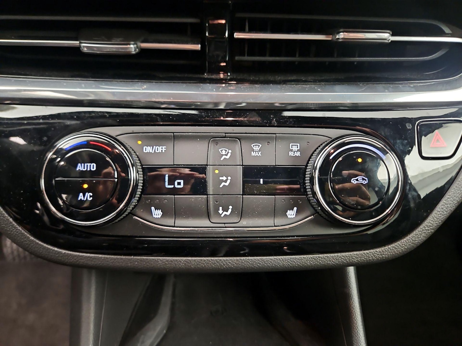 2025 Buick Envista Sport Touring - Photo 15