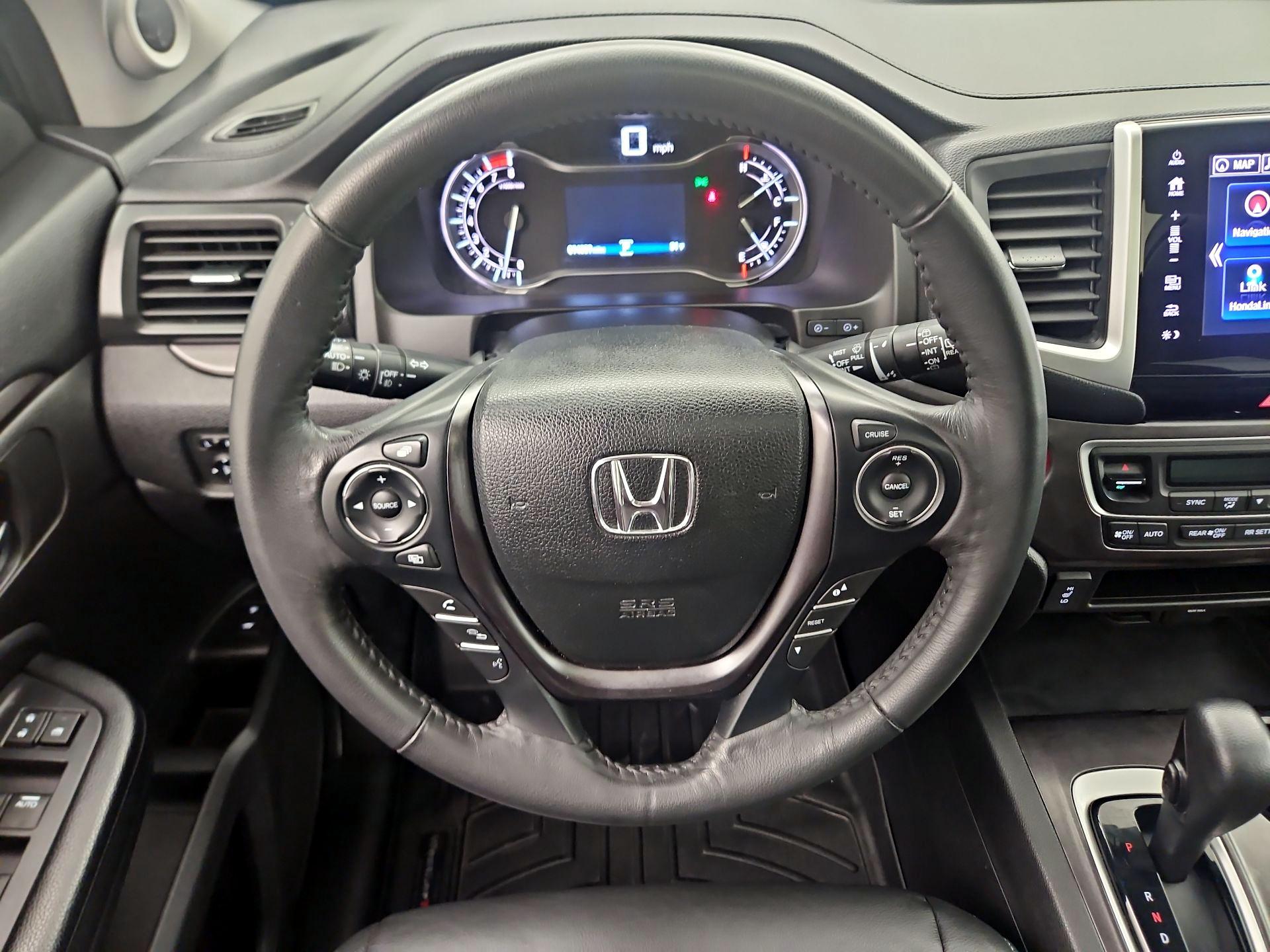 Thumbnail: 2018 Honda Pilot - 10