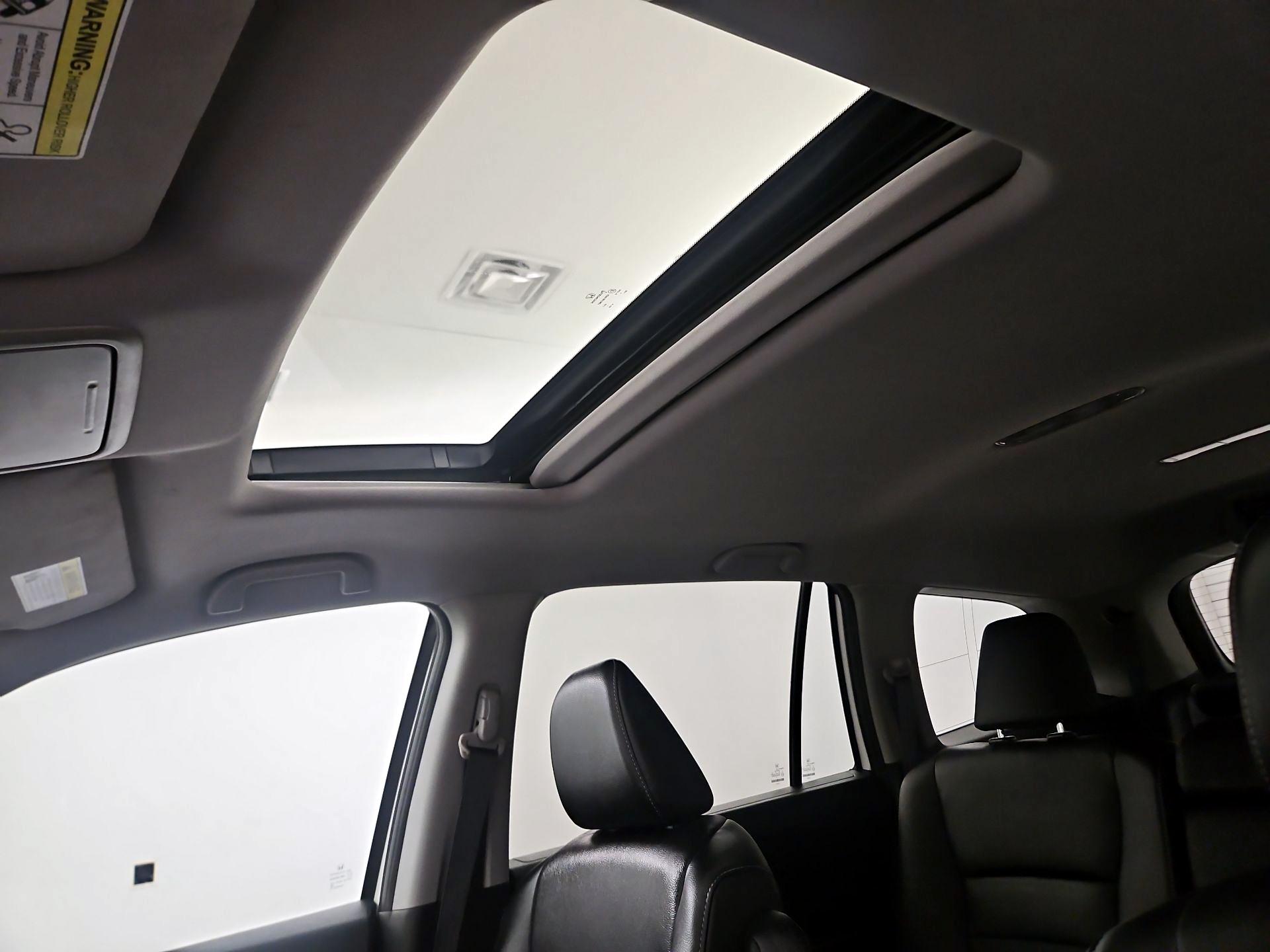 Thumbnail: 2018 Honda Pilot - 18