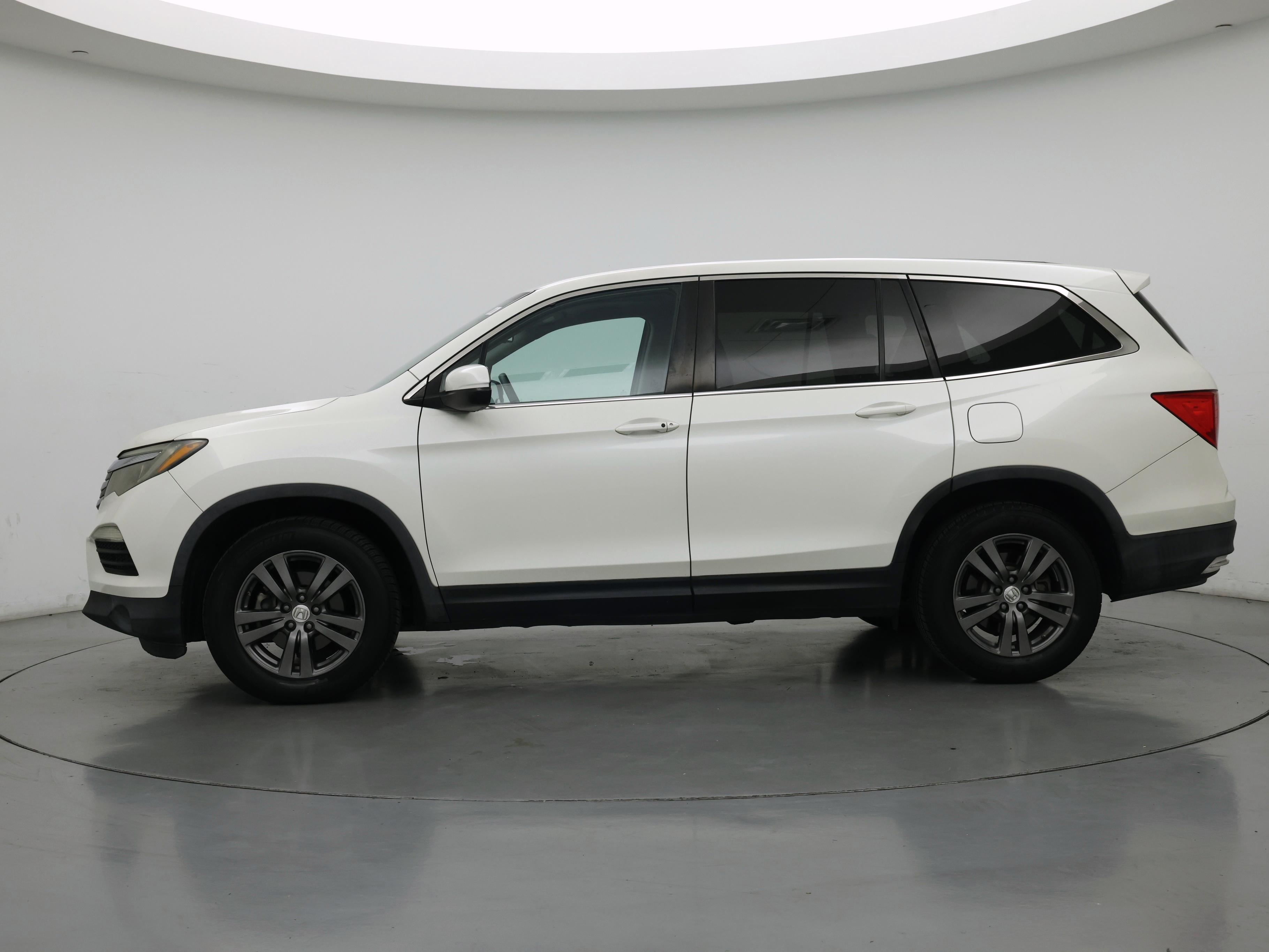 Thumbnail: 2018 Honda Pilot - 3