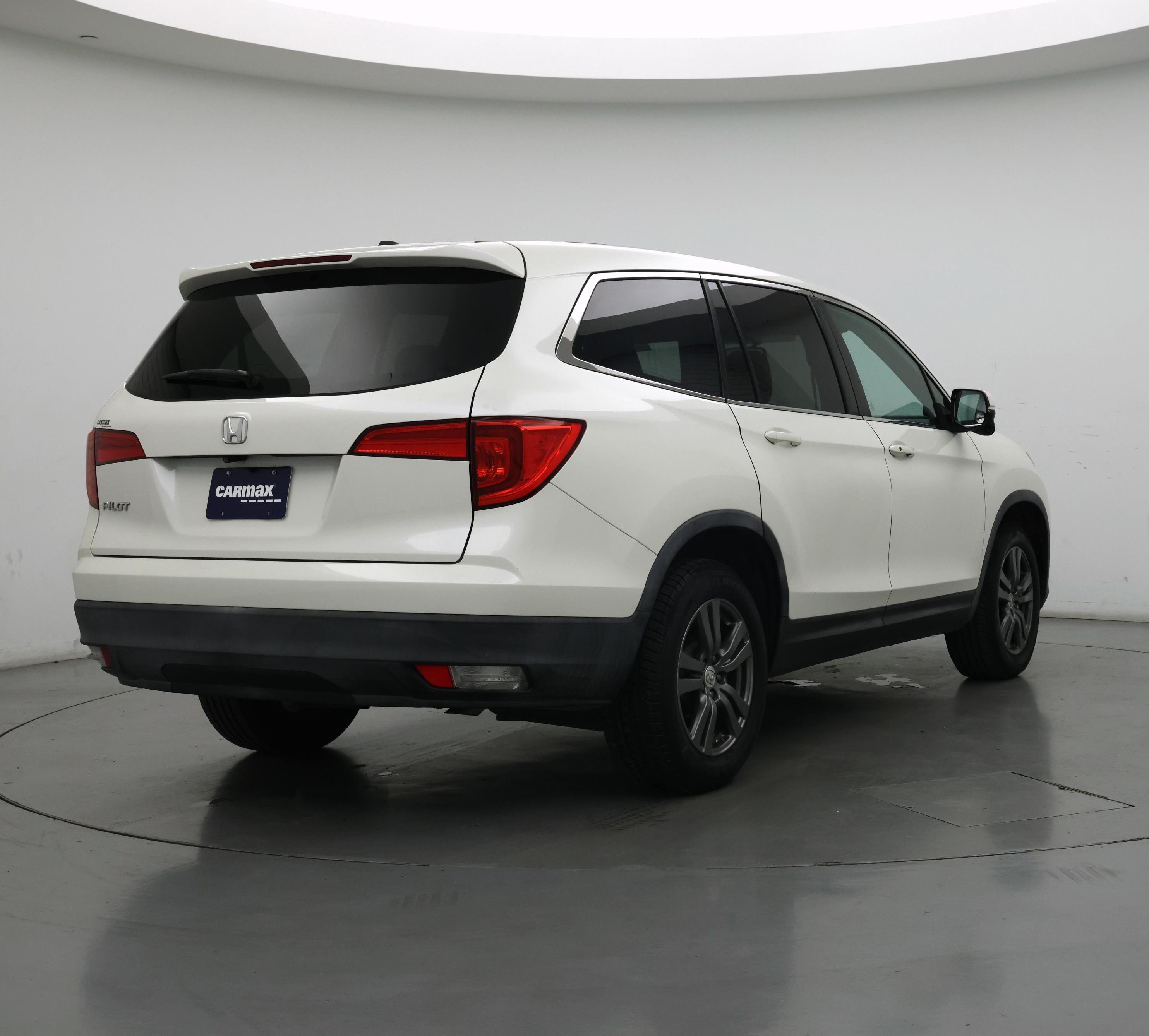 Thumbnail: 2018 Honda Pilot - 8