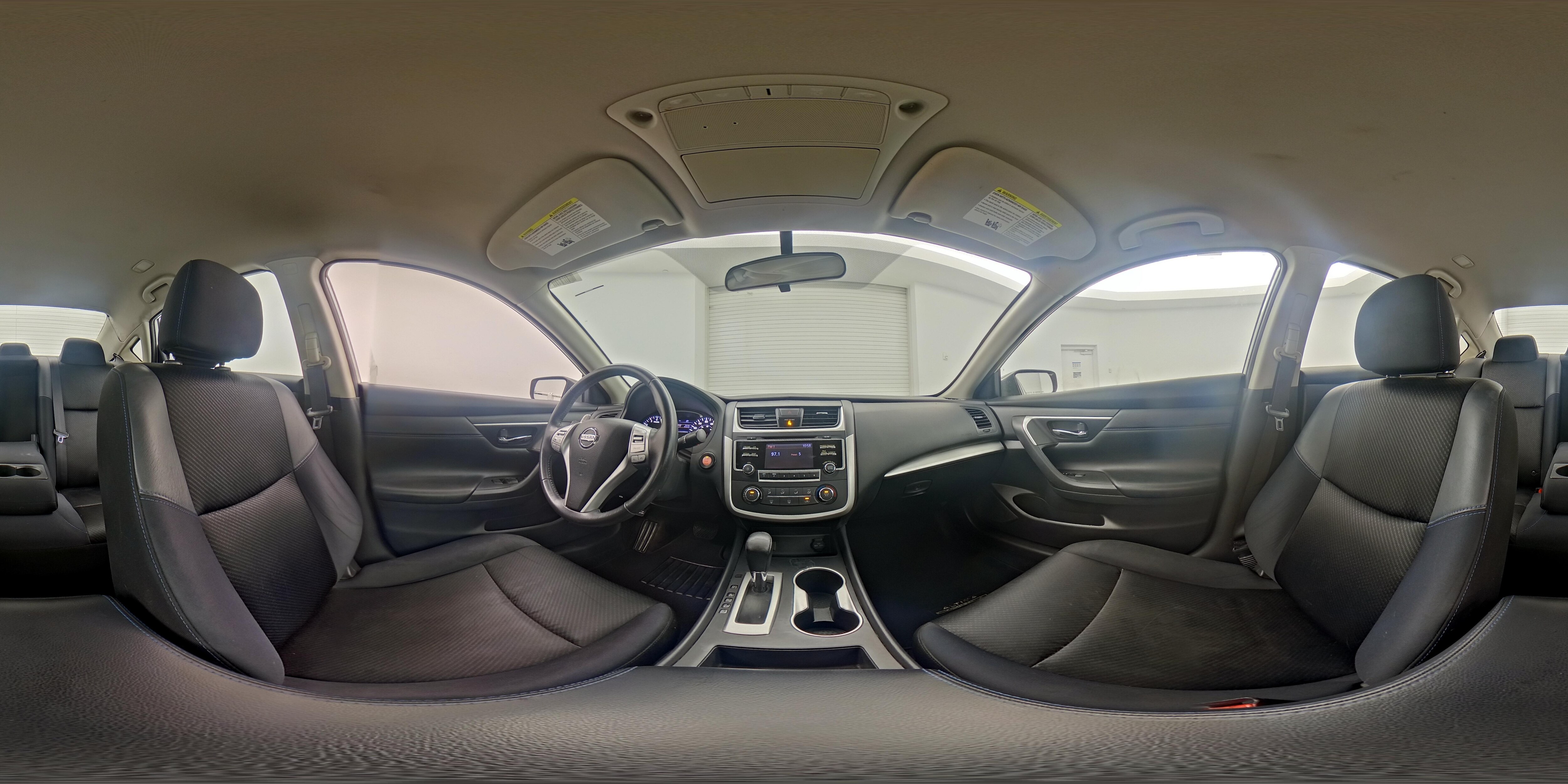 2017 Nissan Altima SR - Photo 22