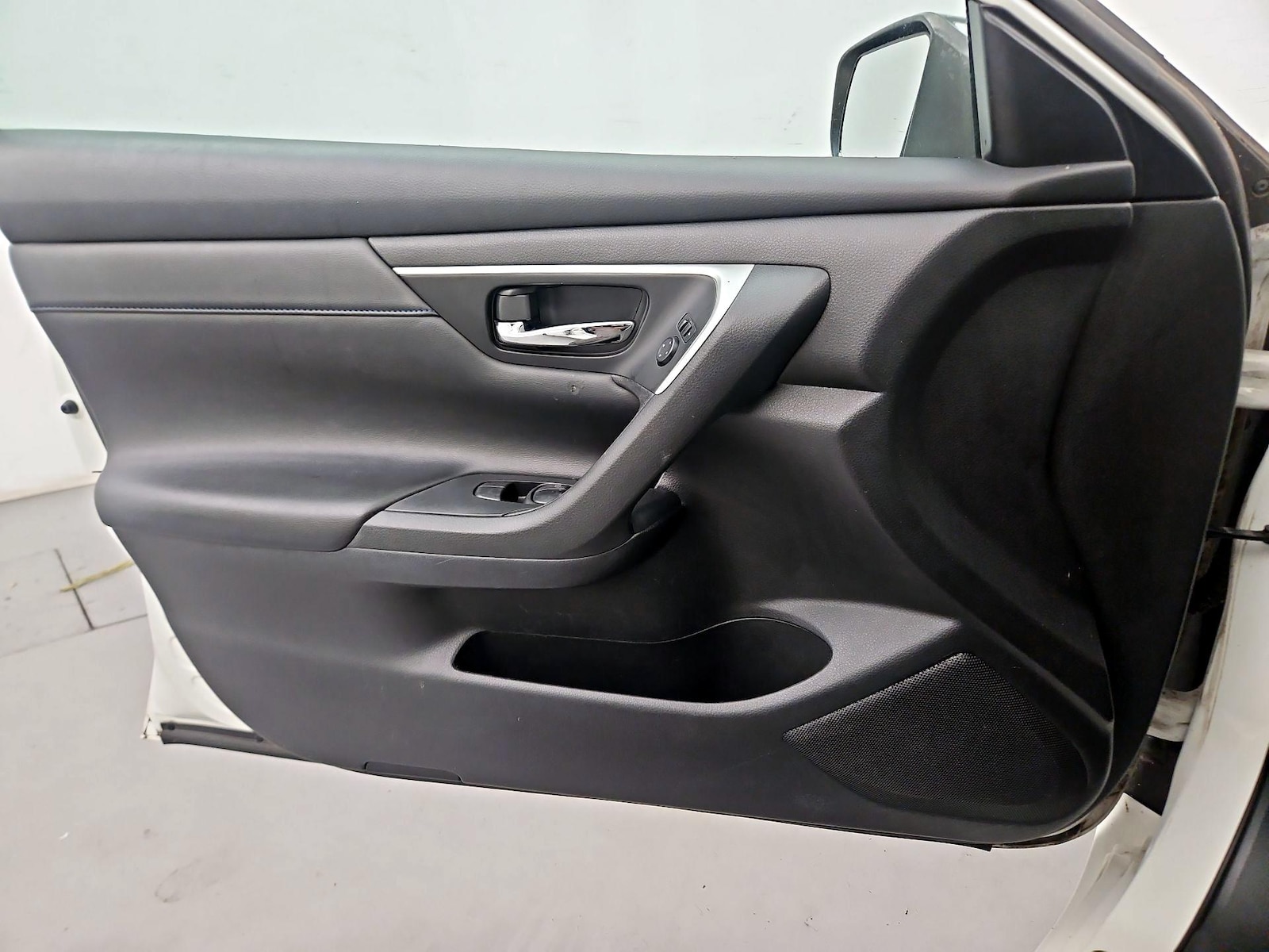 2017 Nissan Altima SR - Photo 11