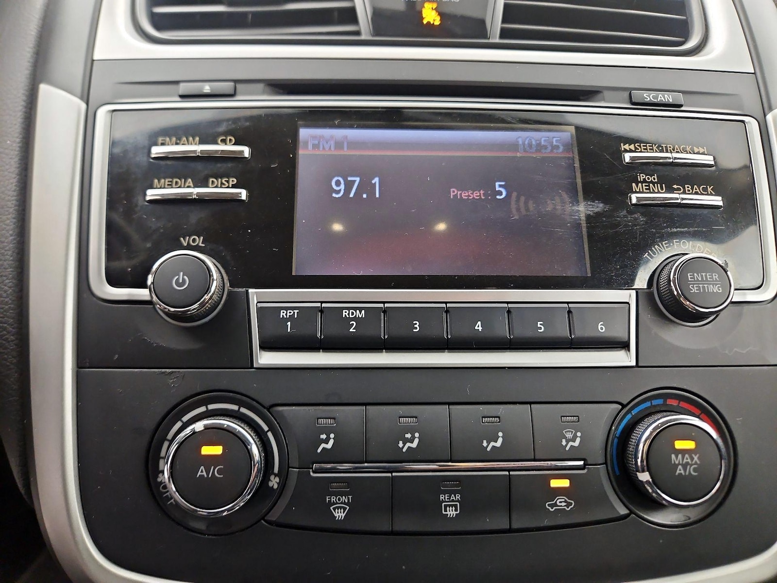 2017 Nissan Altima SR - Photo 14