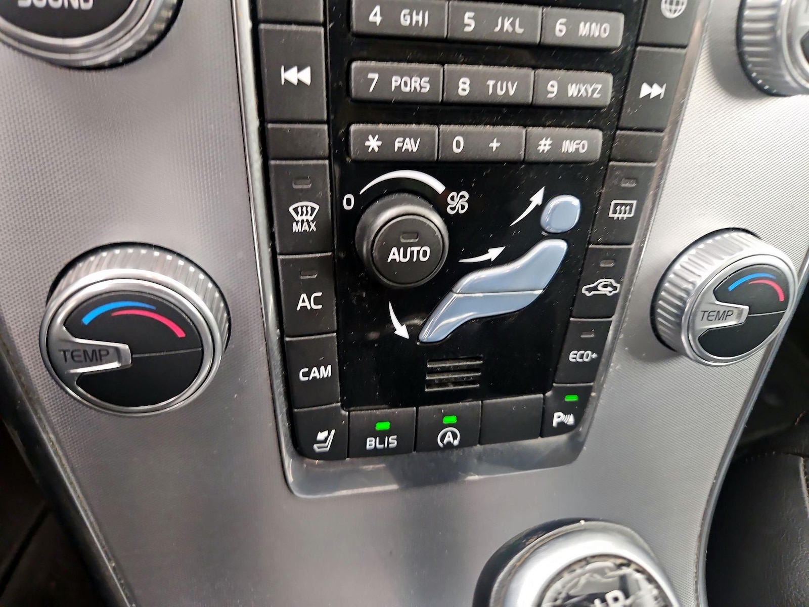 2017 Volvo XC60 T5 Dynamic - Photo 8