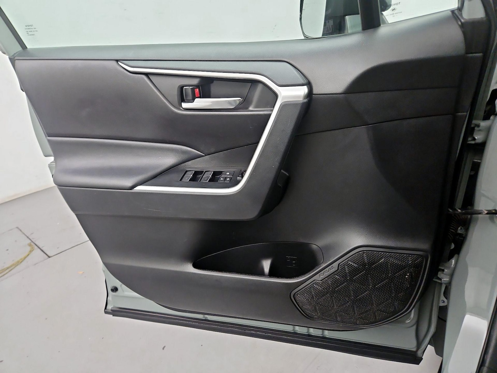 2022 Toyota RAV4 XLE Premium - Photo 13