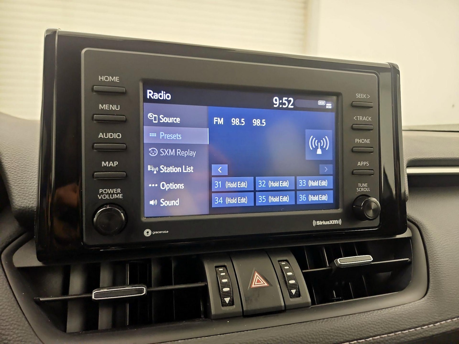 2022 Toyota RAV4 XLE Premium - Photo 16