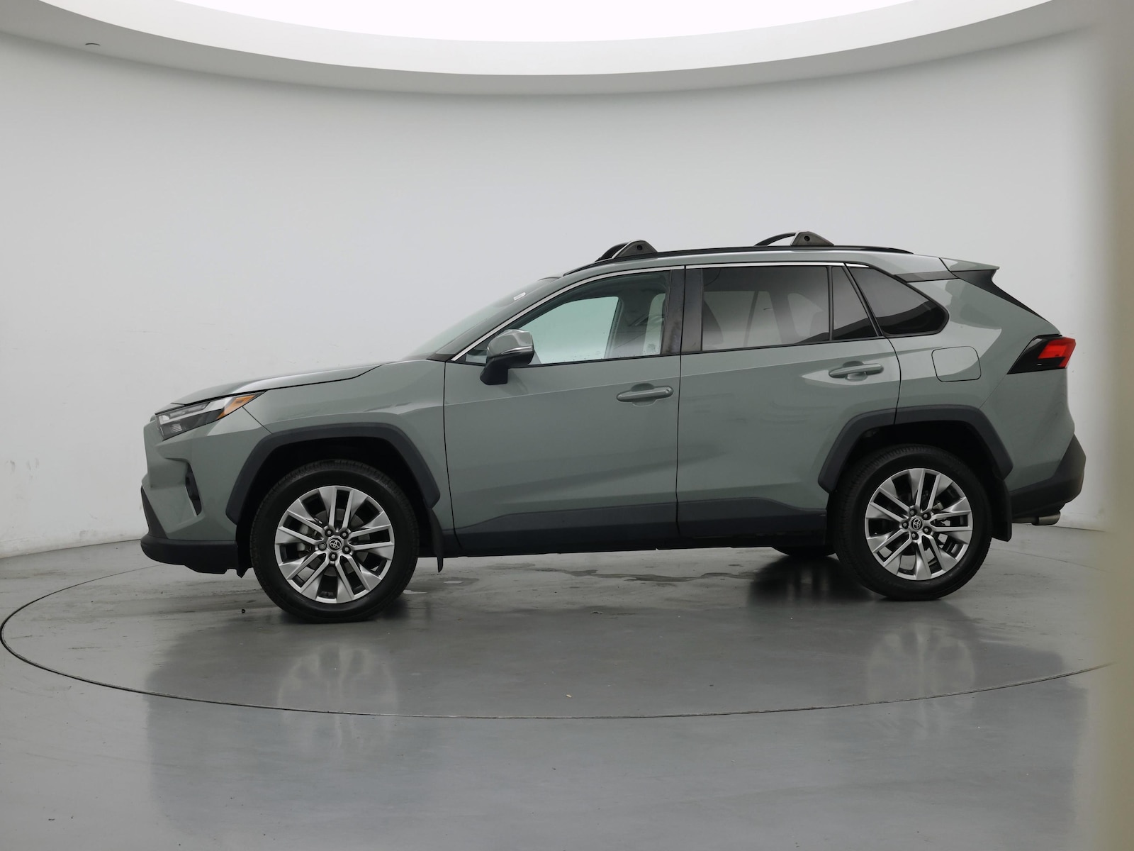 2022 Toyota RAV4 XLE Premium - Photo 4