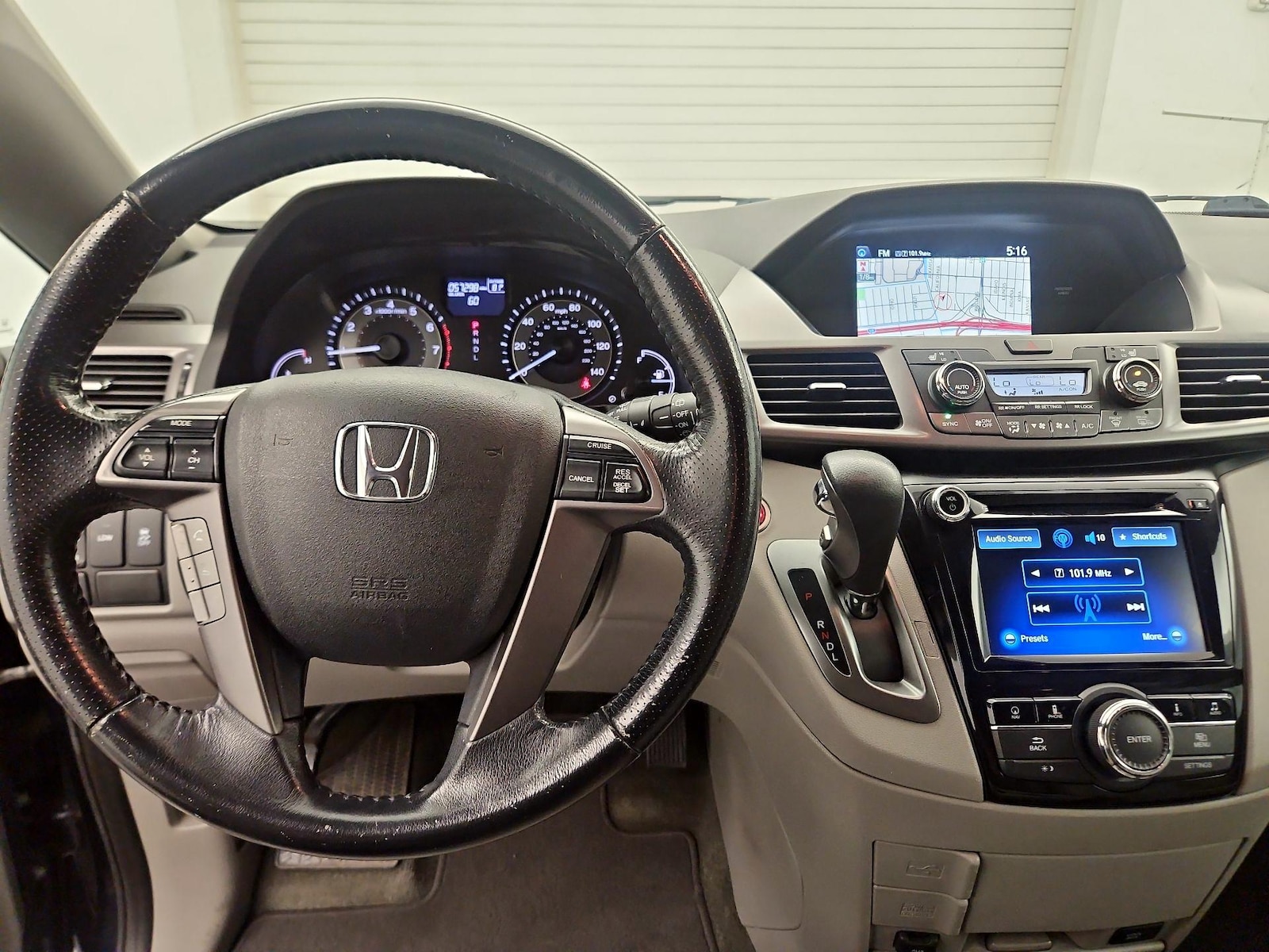 2015 Honda Odyssey EX-L - Photo 10