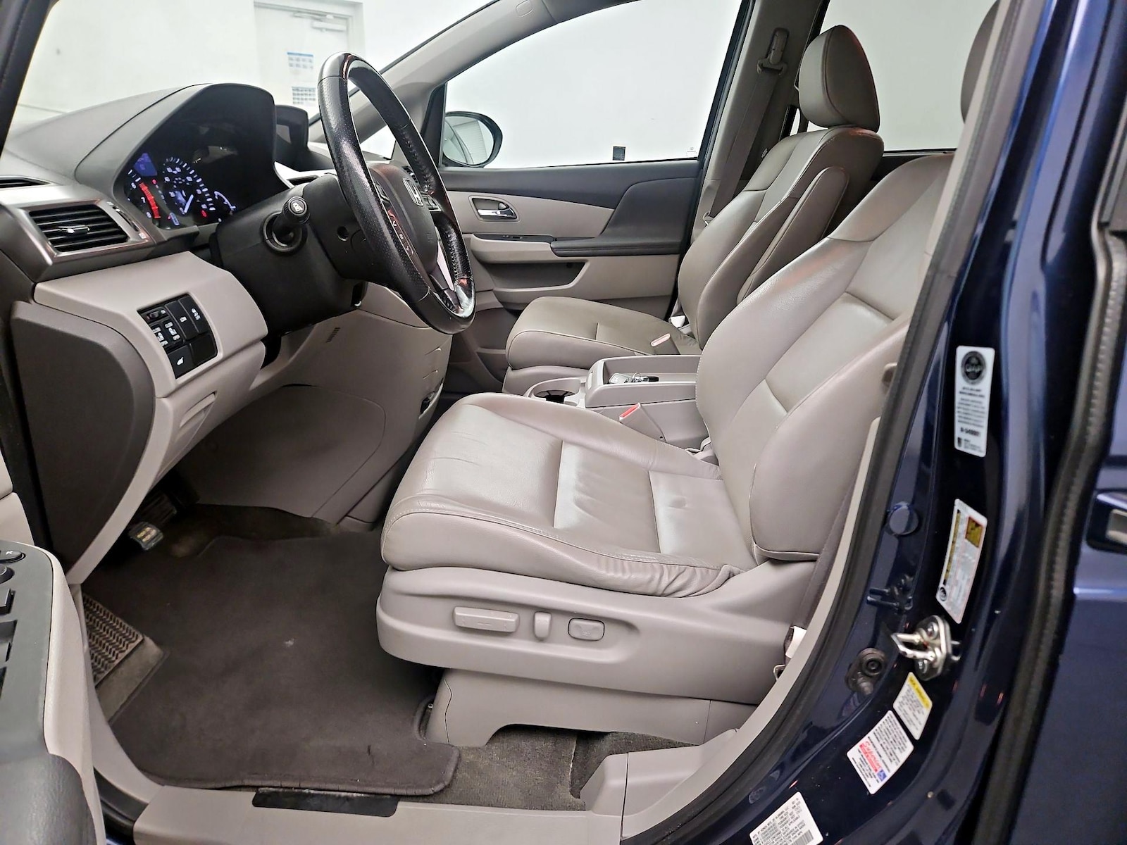 2015 Honda Odyssey EX-L - Photo 12