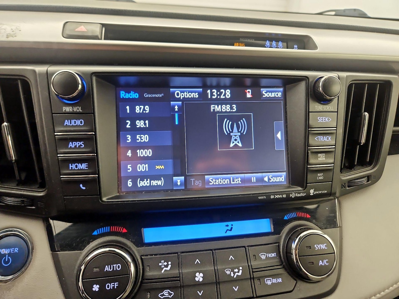2017 Toyota RAV4 Limited - Photo 16