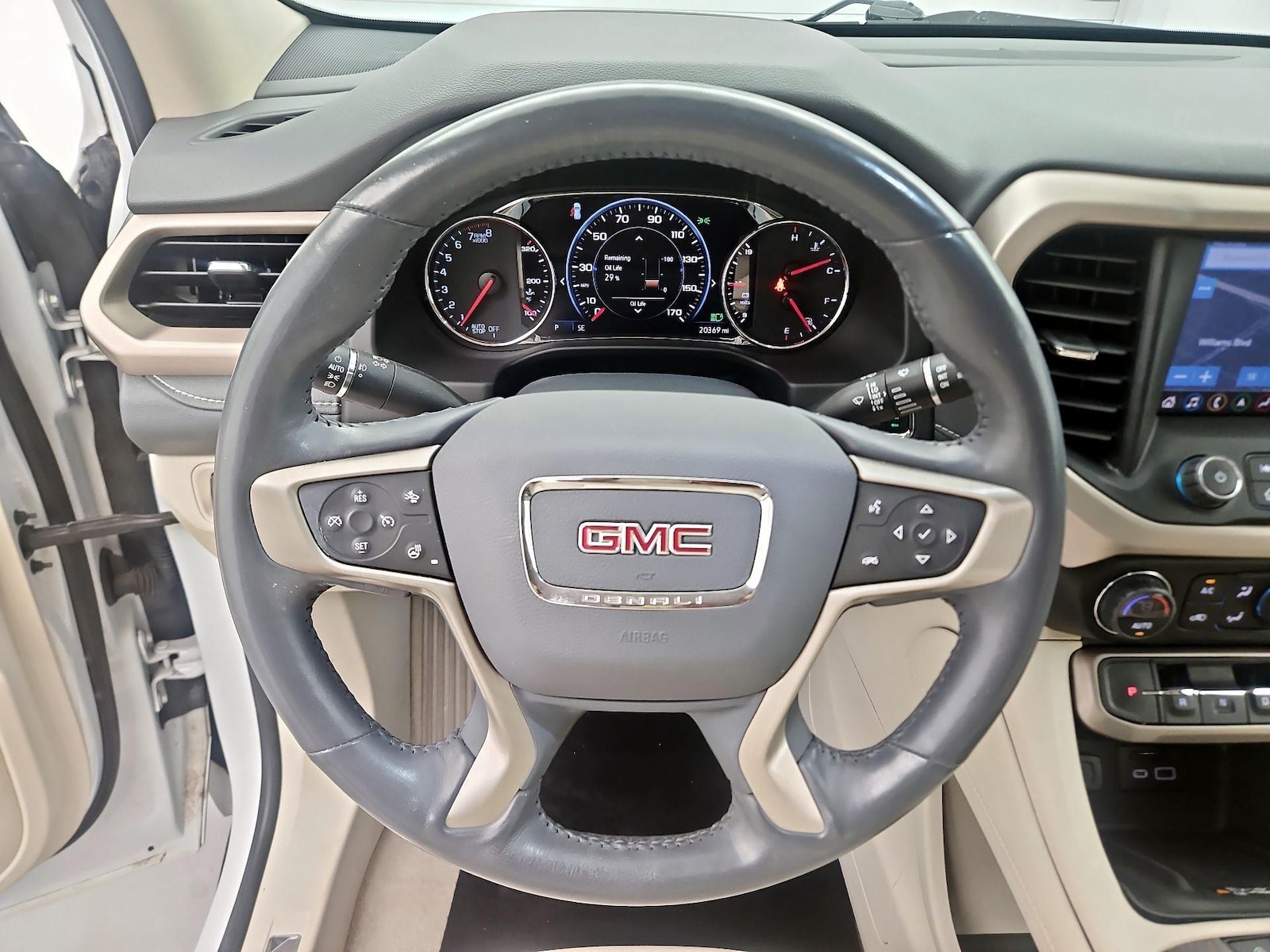2022 GMC Acadia Denali - Photo 9