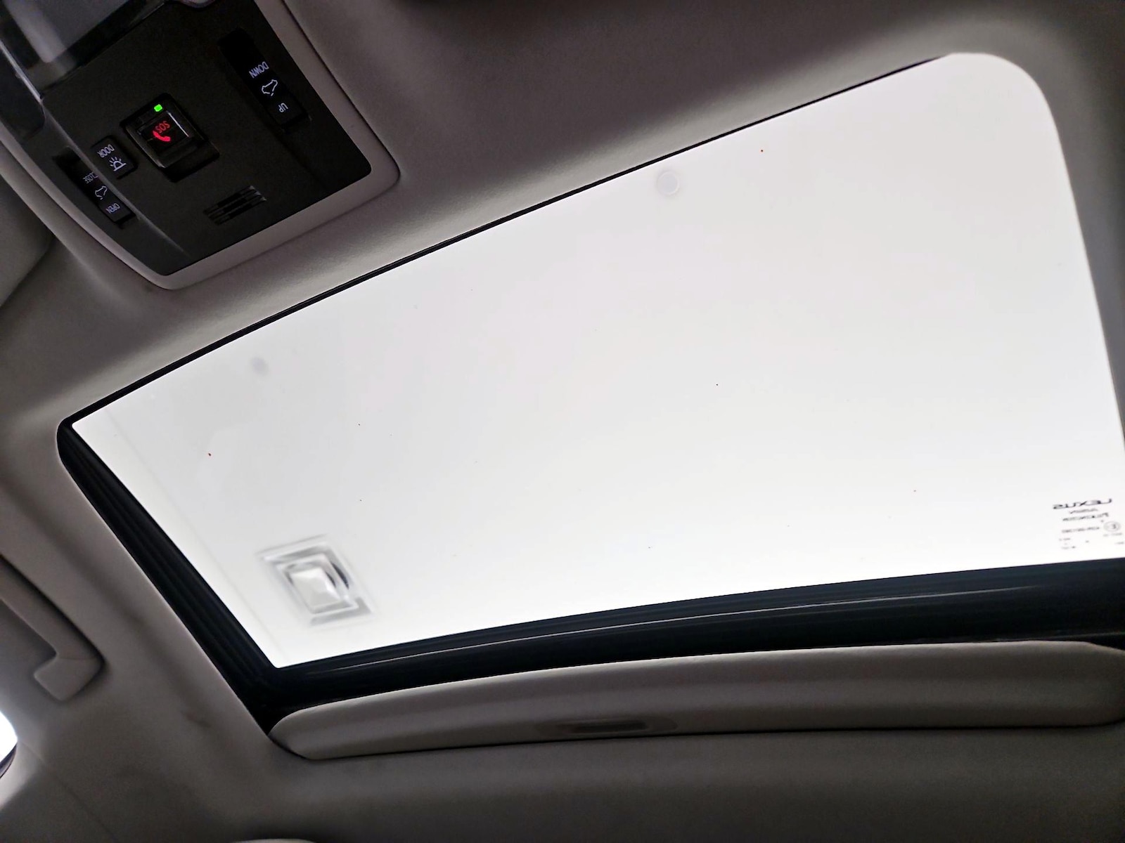 Sunroof(s) & Overhead Airbags