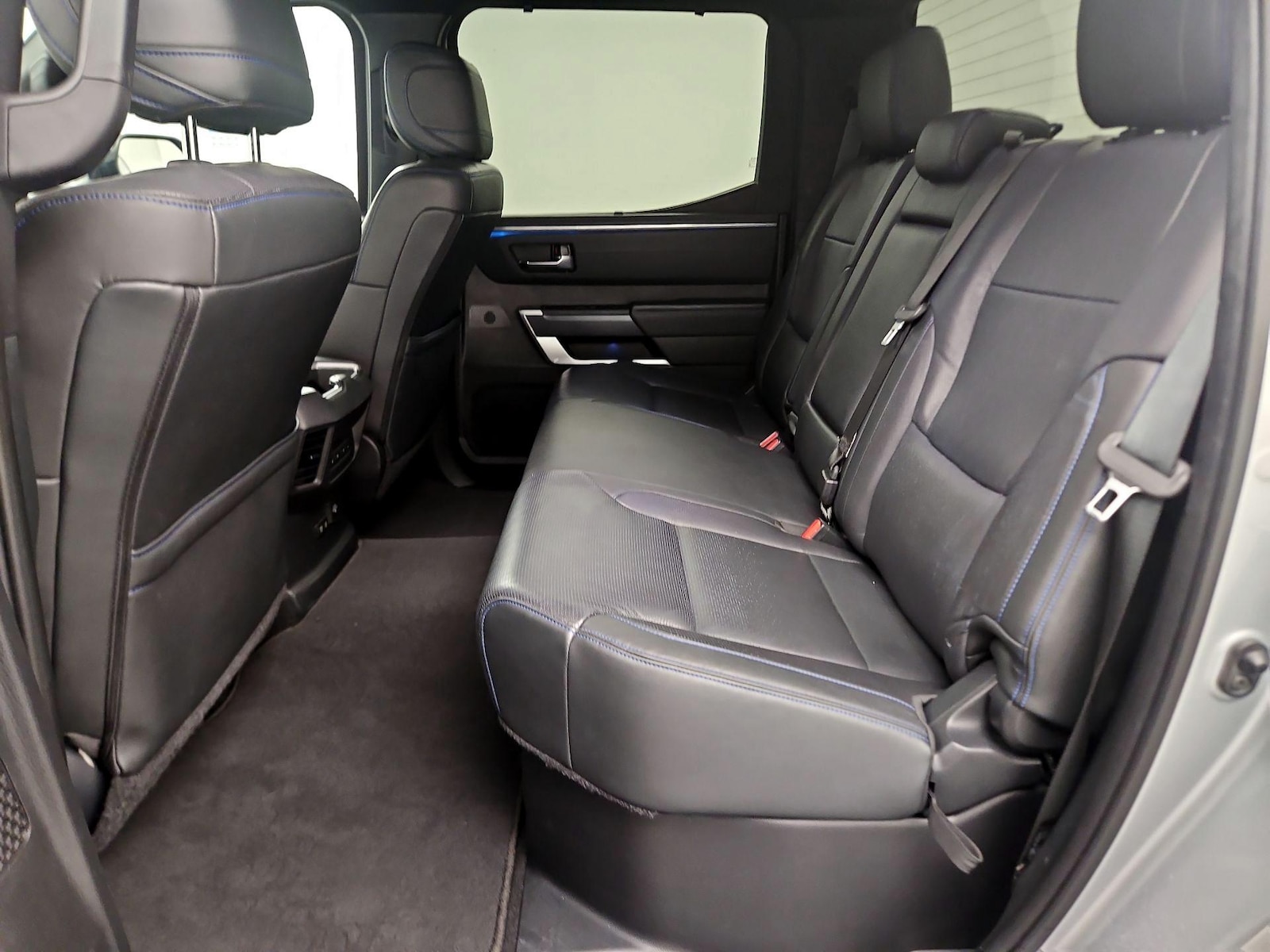 Rear A/C Seat(s)