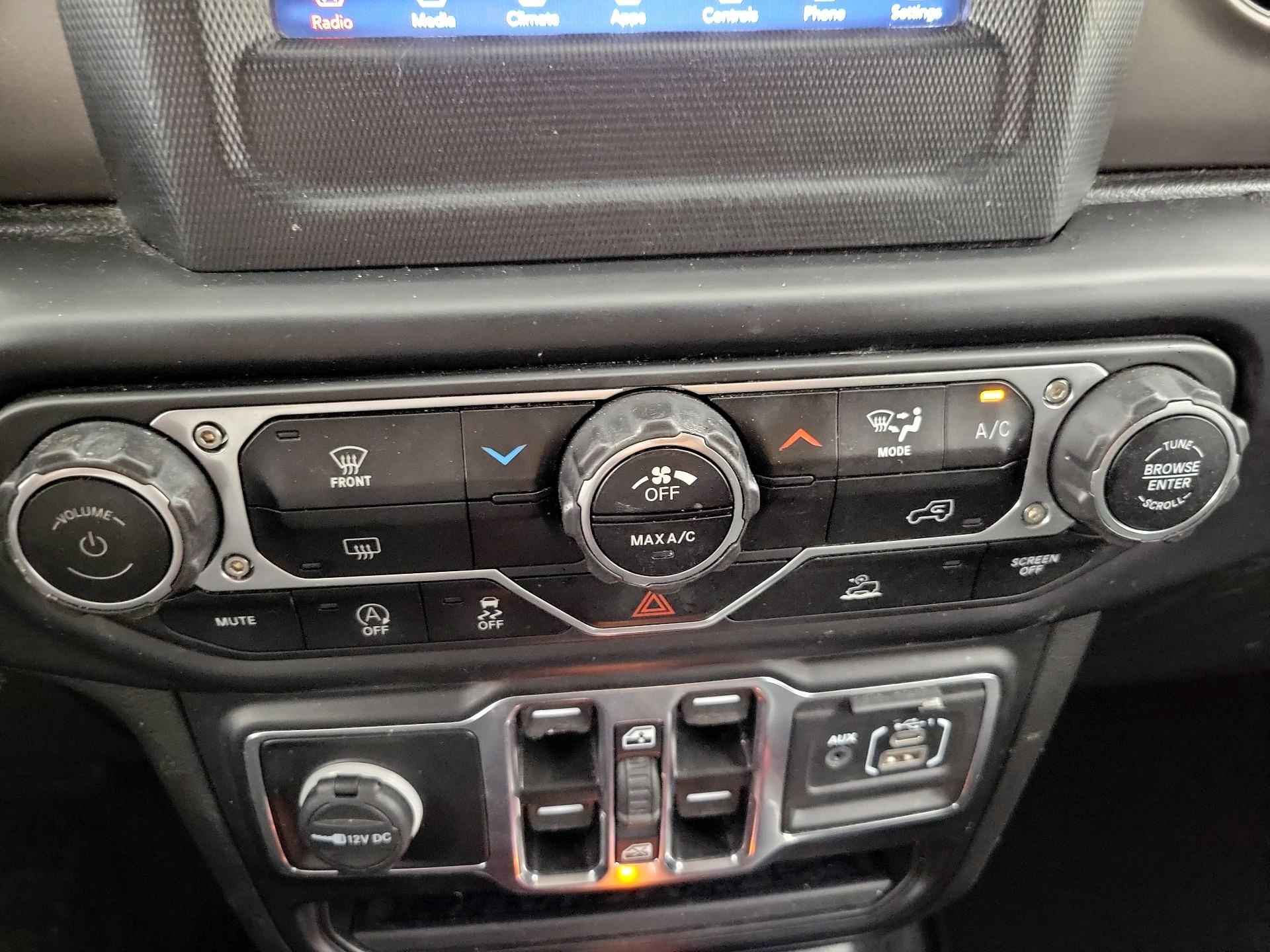 Thumbnail: 2022 Jeep Gladiator - 16