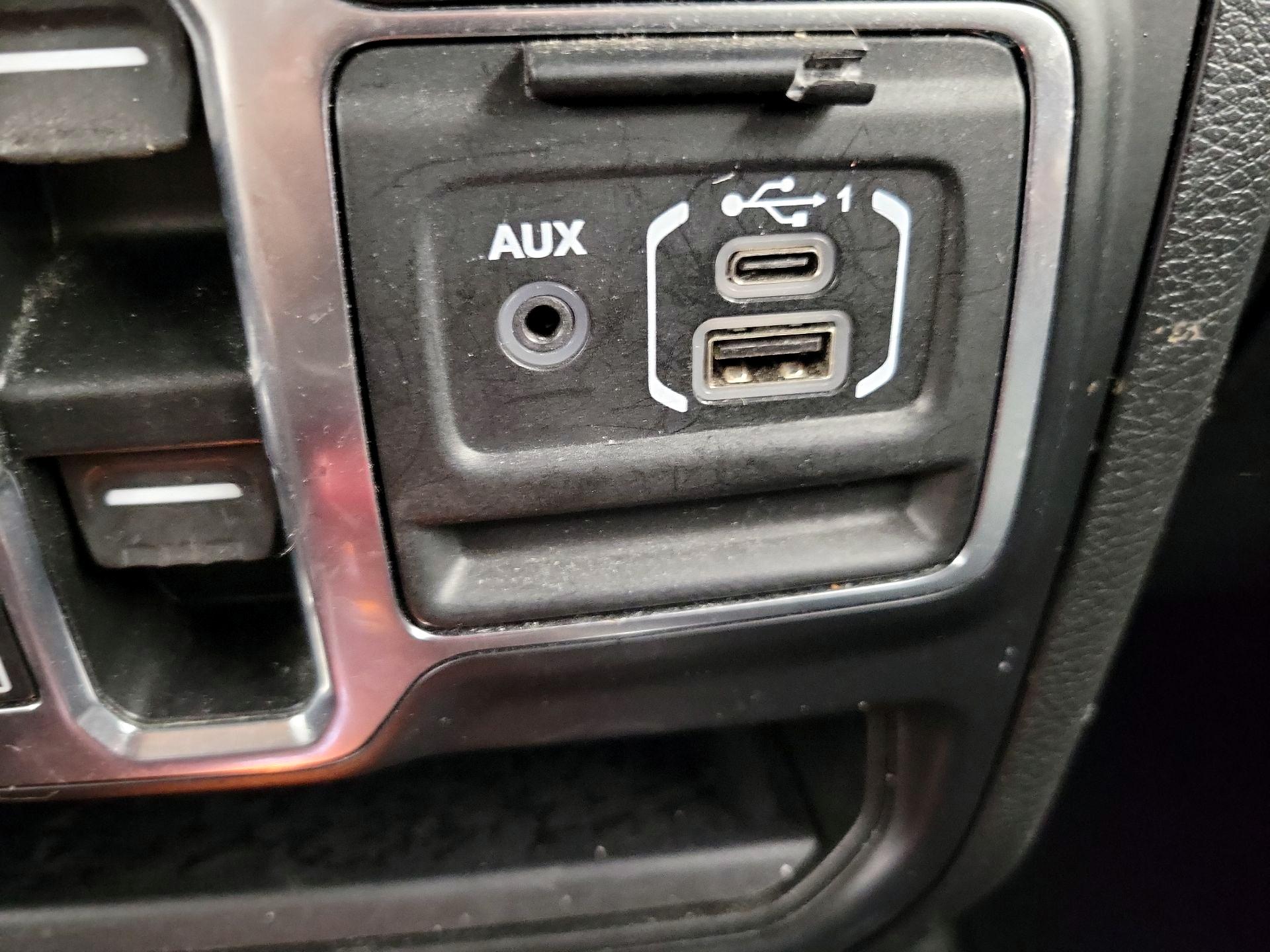 Thumbnail: 2022 Jeep Gladiator - 18
