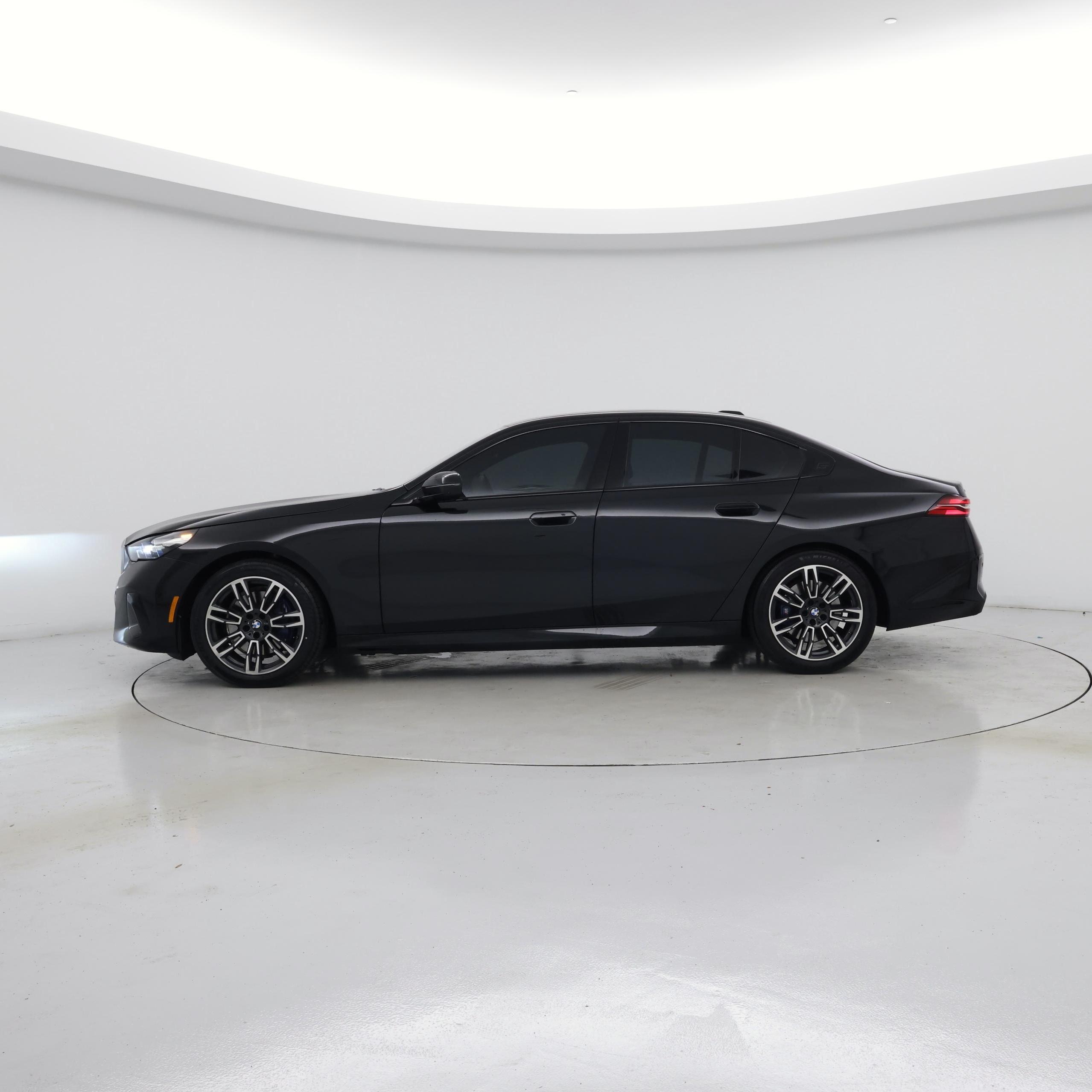 Thumbnail: 2024 BMW 5 Series - 3