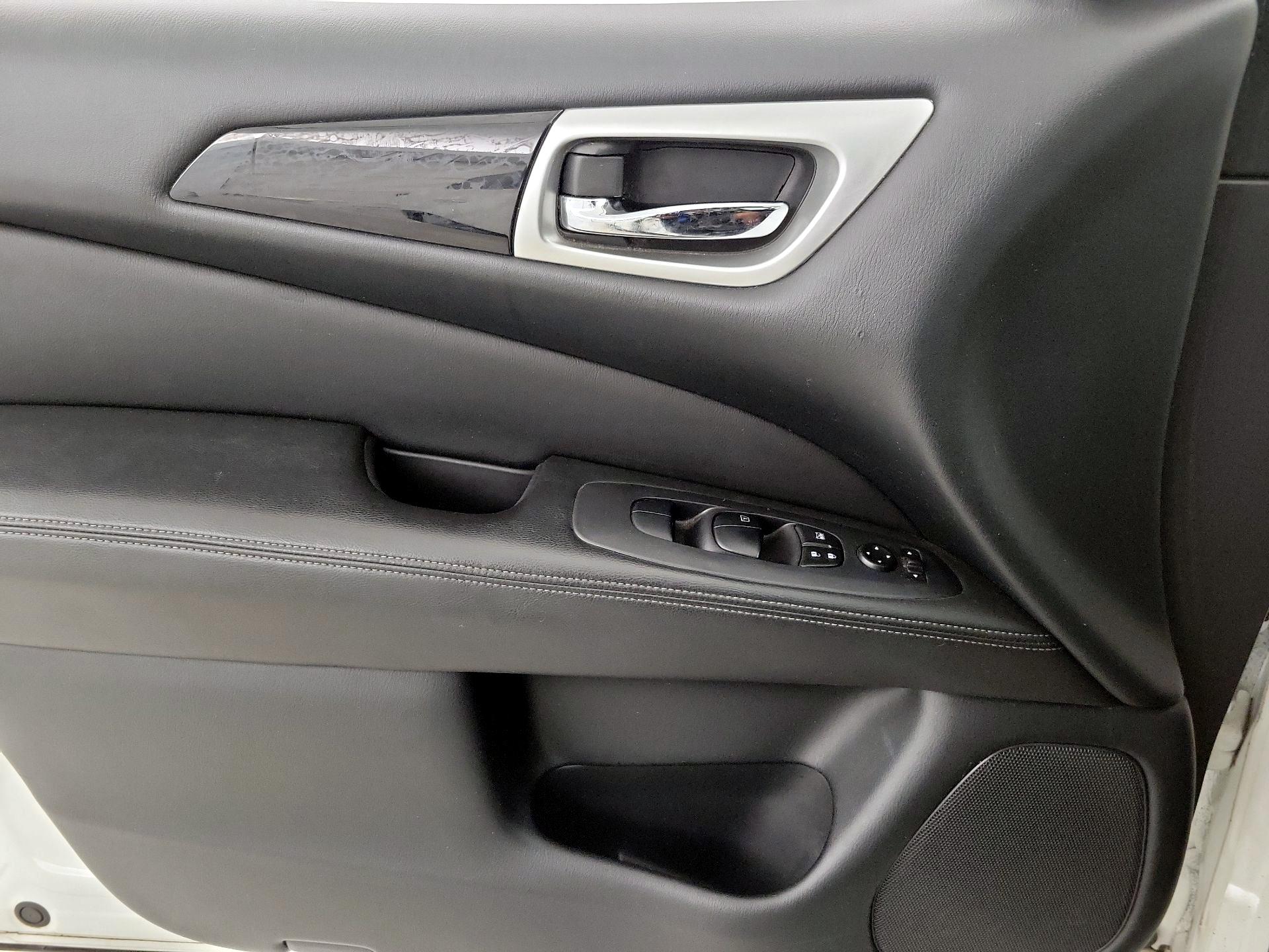 Thumbnail: 2019 Nissan Pathfinder - 12