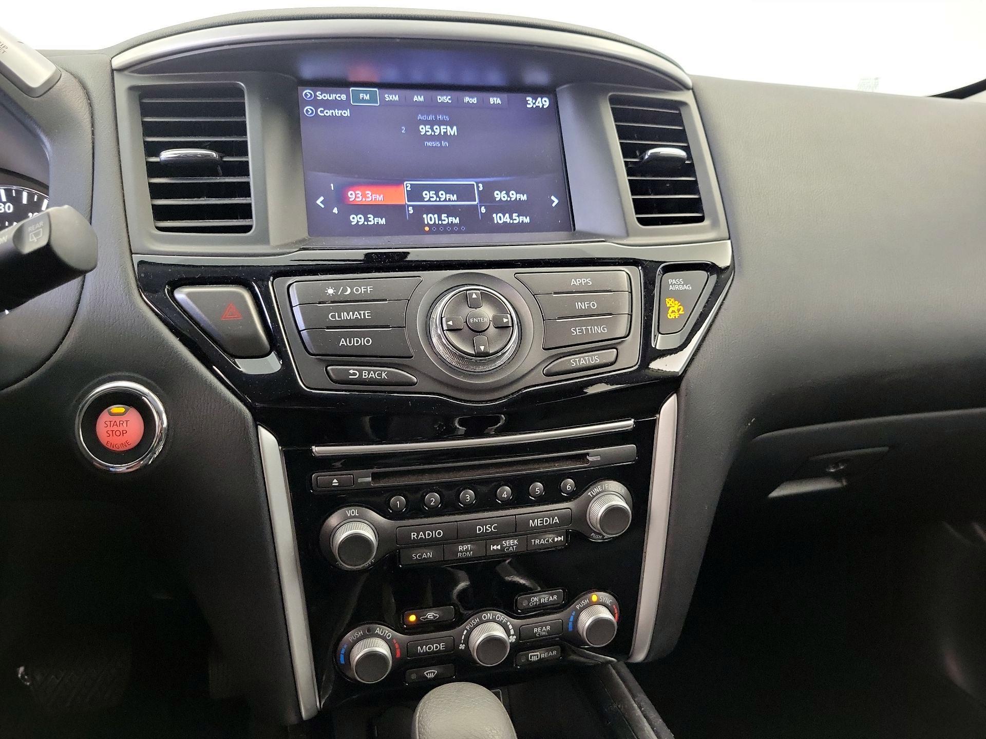 Thumbnail: 2019 Nissan Pathfinder - 15
