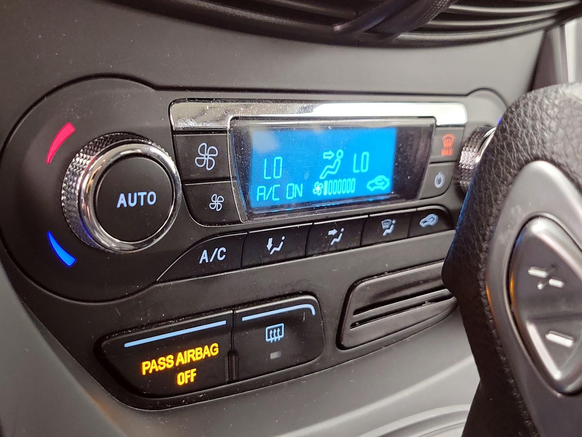 Thumbnail: 2015 Ford Escape - 16