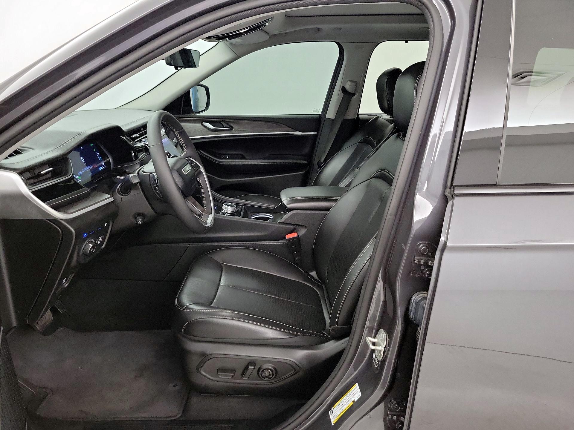 Thumbnail: 2023 Jeep Grand Cherokee - 11