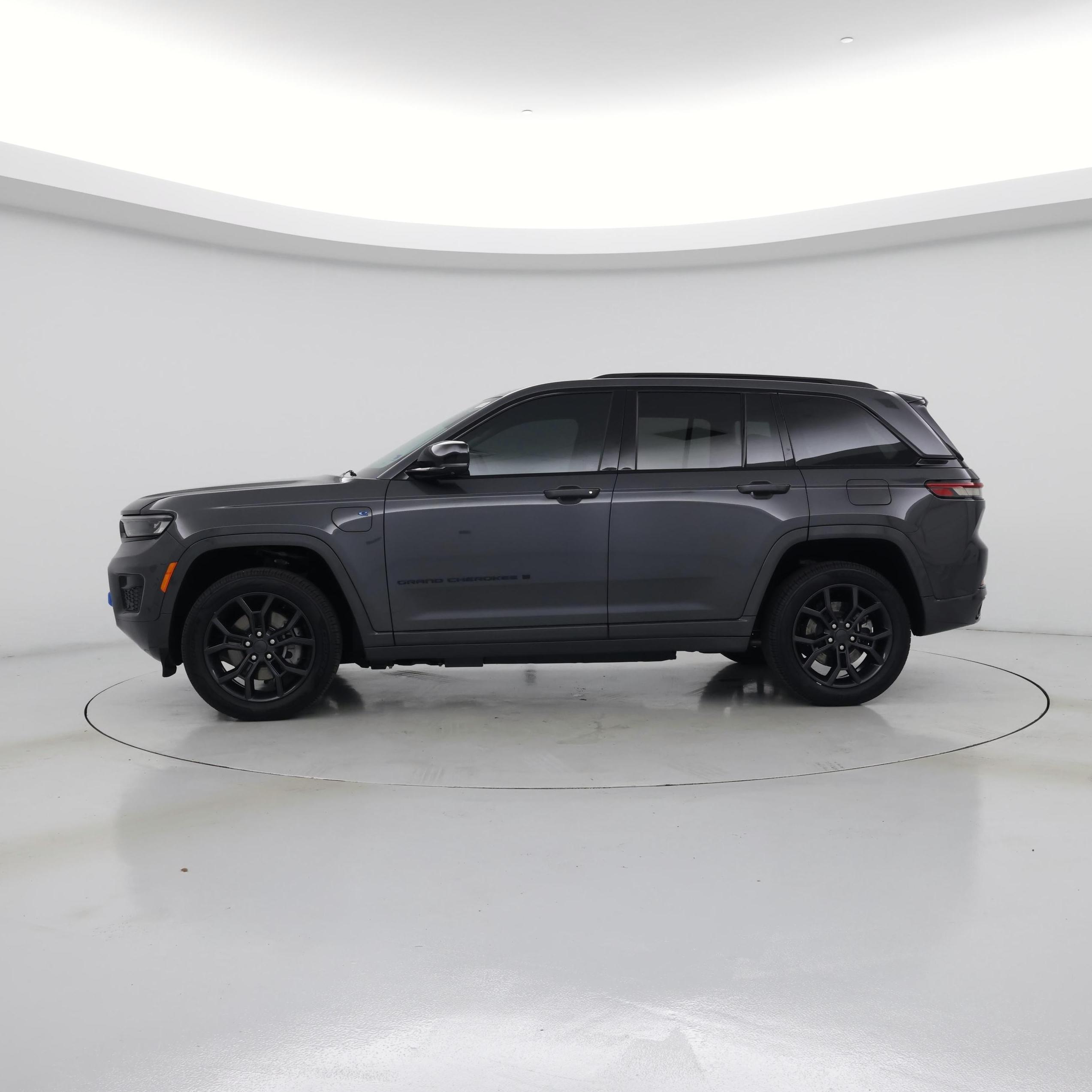 Thumbnail: 2023 Jeep Grand Cherokee - 3