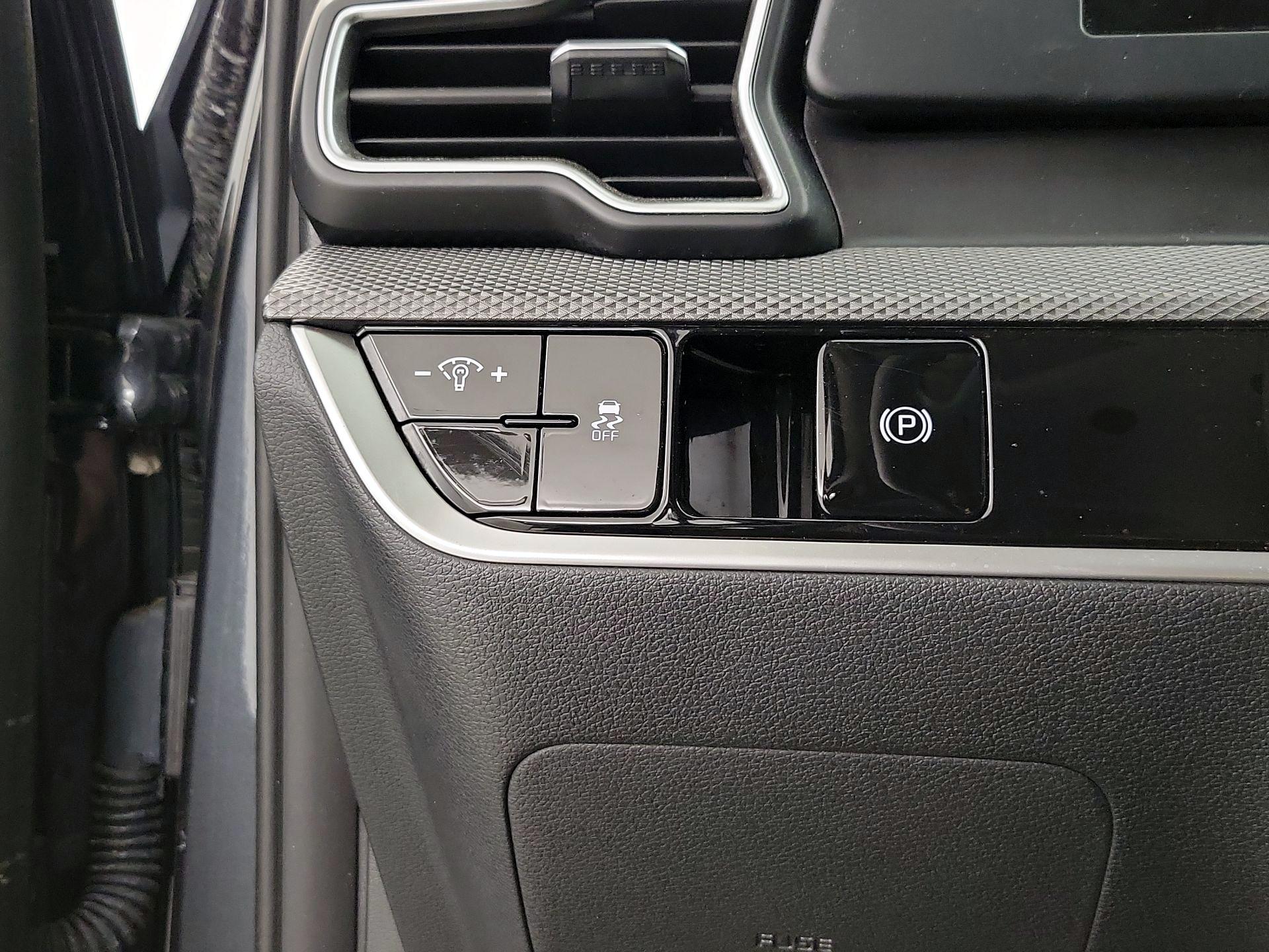 Thumbnail: 2023 Kia Sportage - 13