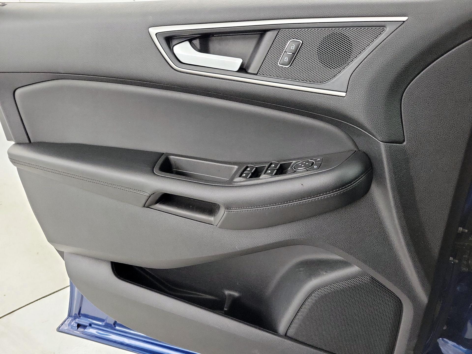 Thumbnail: 2021 Ford Edge - 12