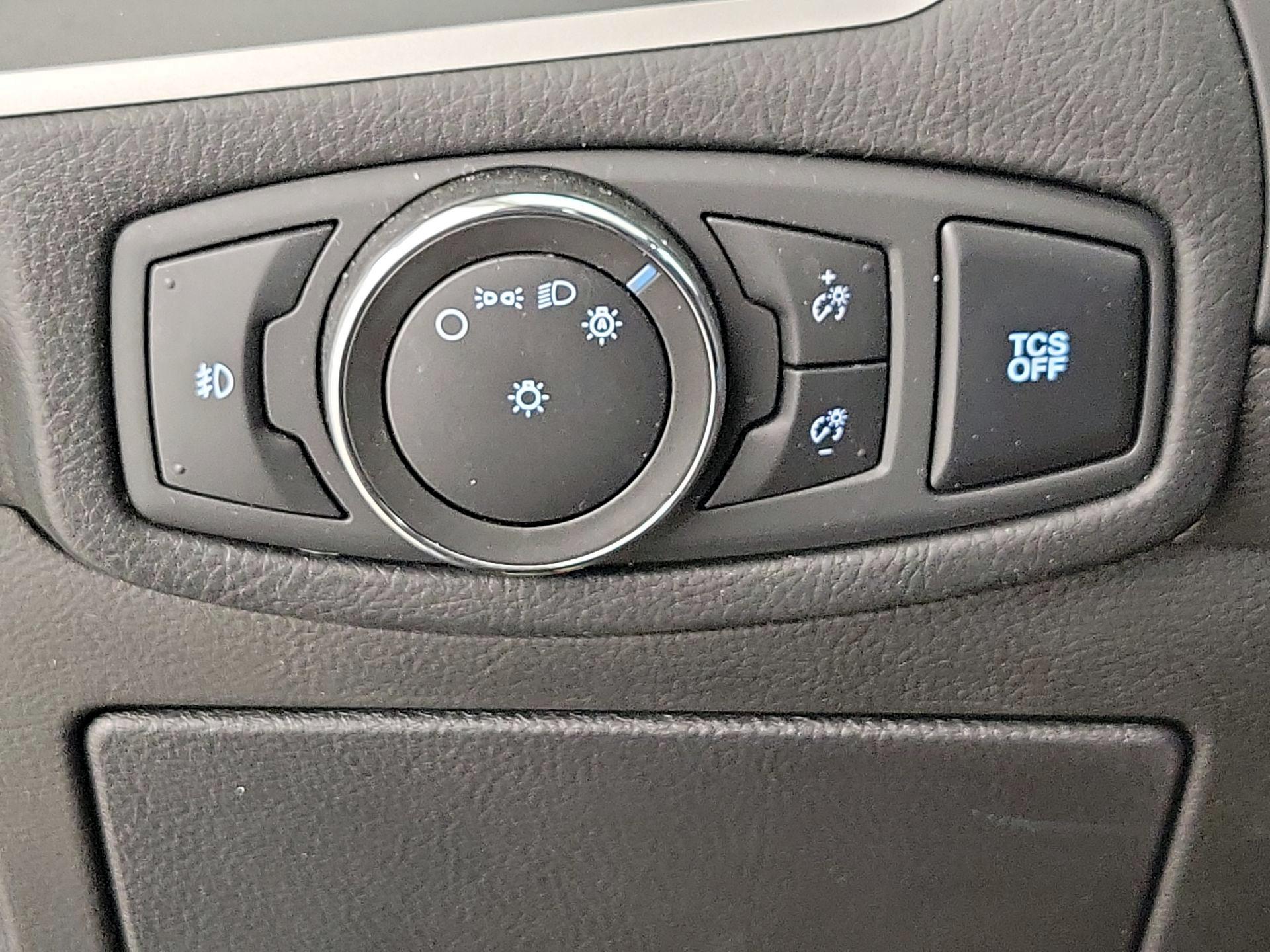 Thumbnail: 2021 Ford Edge - 13