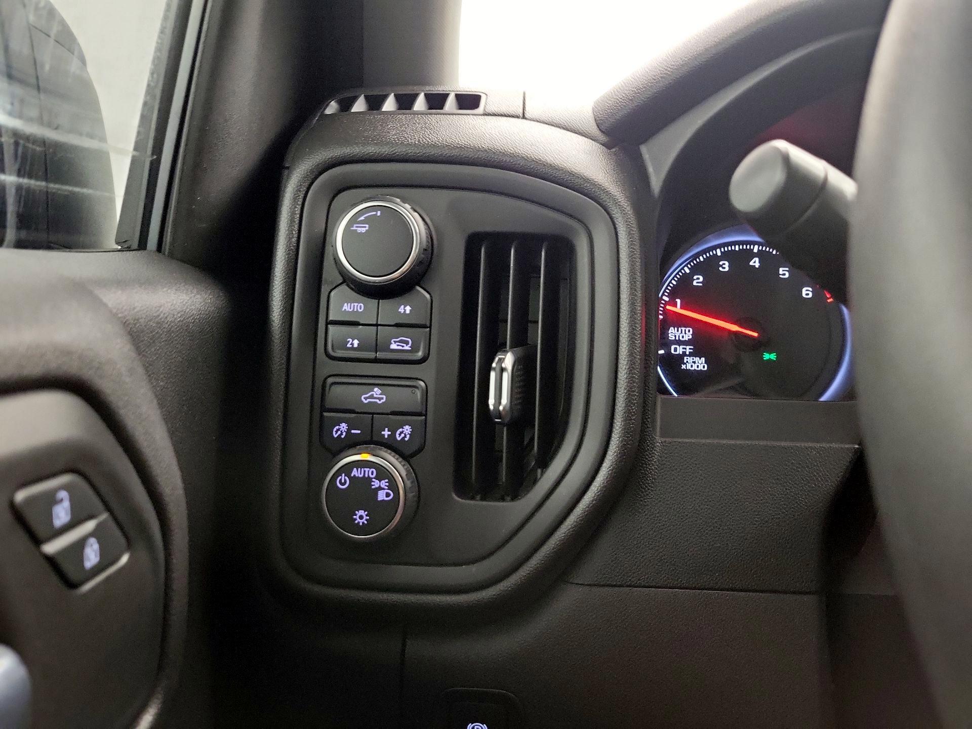 Thumbnail: 2021 Chevrolet Silverado 1500 - 13