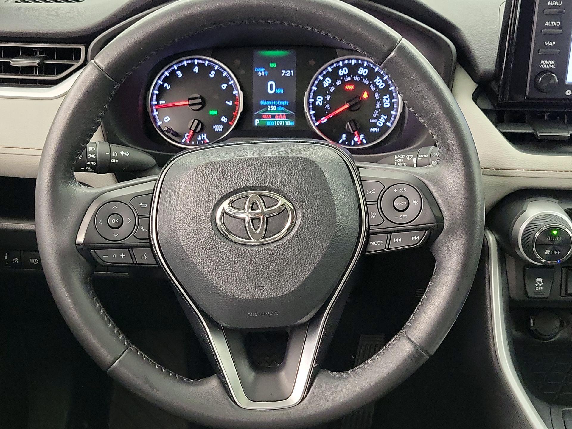 Thumbnail: 2021 Toyota RAV4 - 10