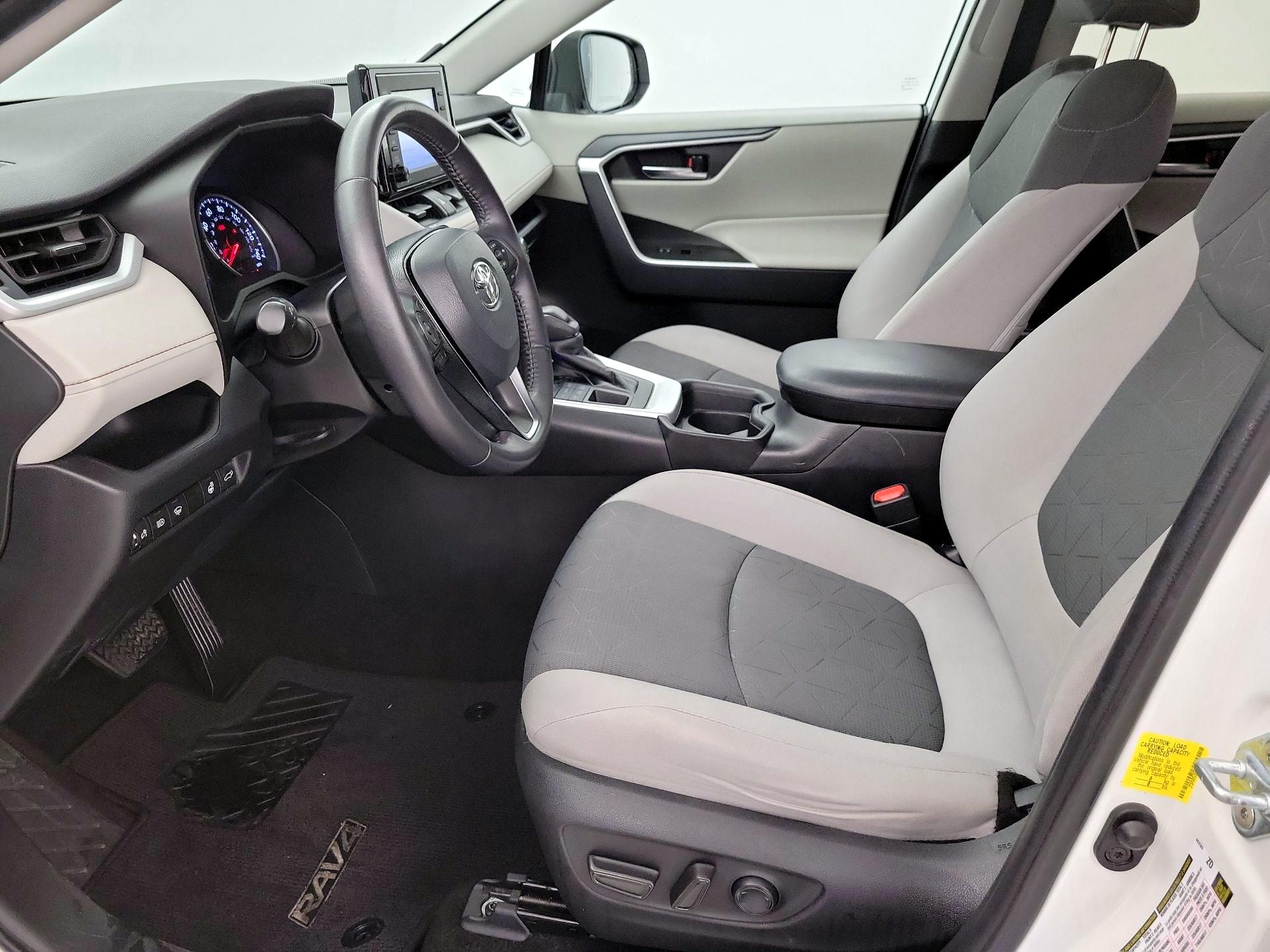 Thumbnail: 2021 Toyota RAV4 - 11