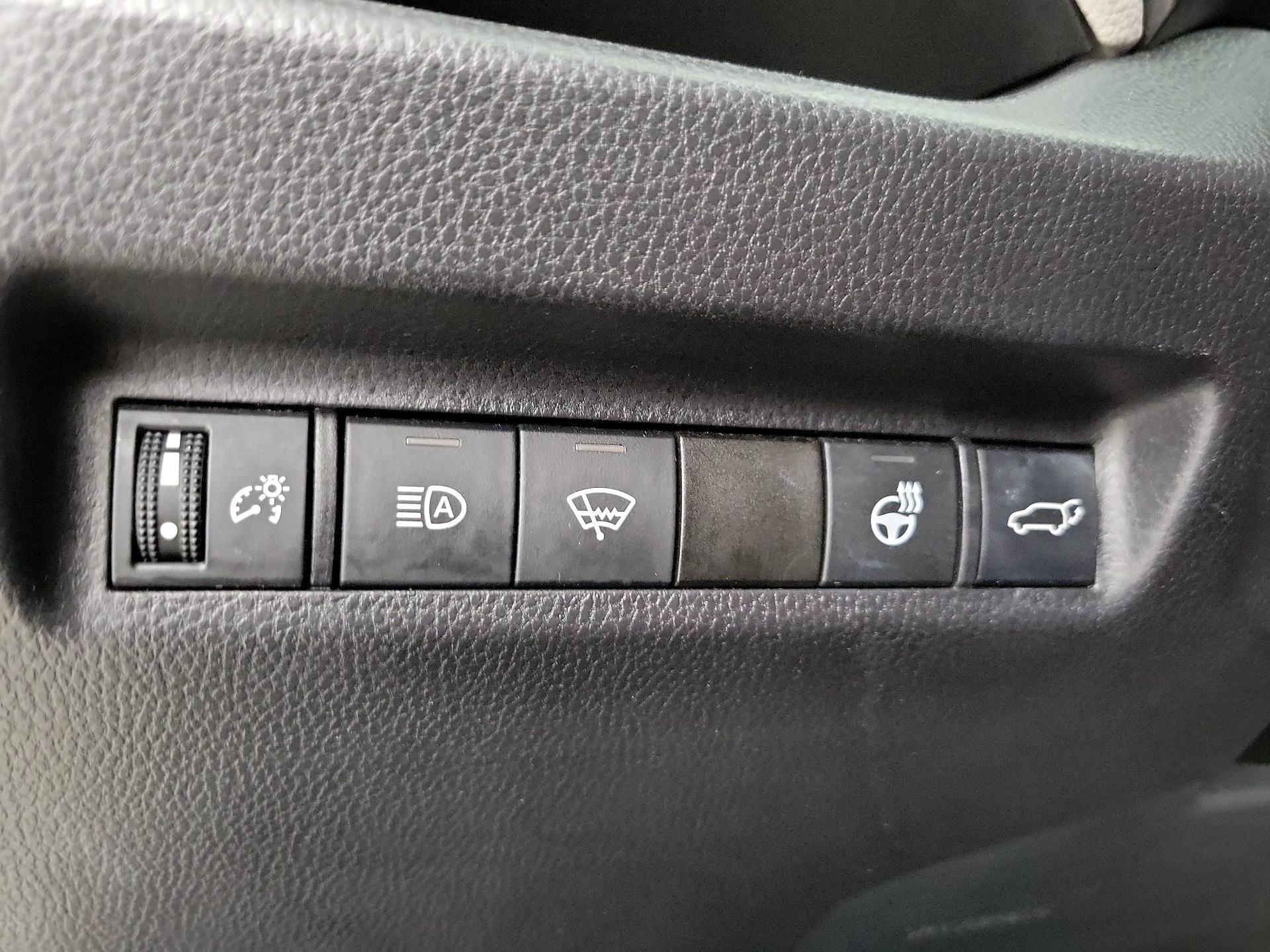 Thumbnail: 2021 Toyota RAV4 - 13
